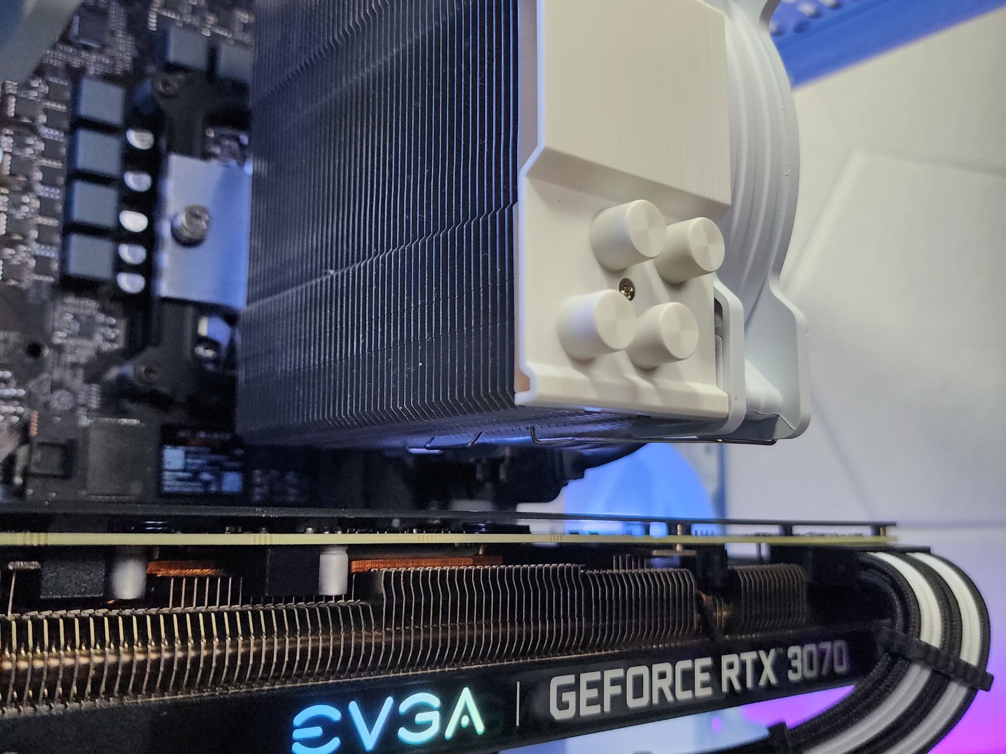 🤍💙 RTX 3070 // Core i5 12400F // 16GB 4800MHz DDR5 // 1TB NVMe Gen 4