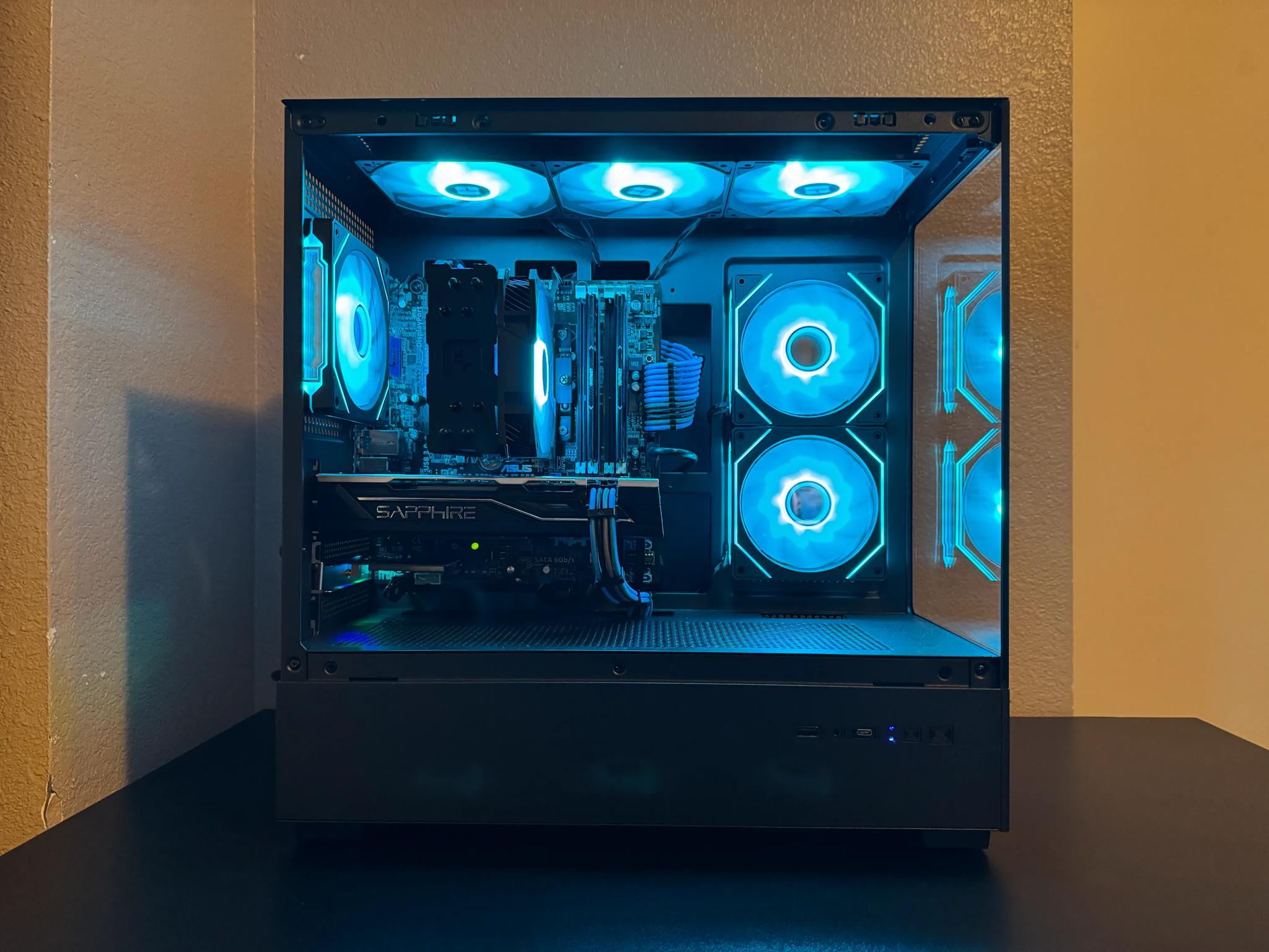 Intel i7 | RX 580 8GB | 500GB SSD | 16GB RAM | WiFi & Bluetooth