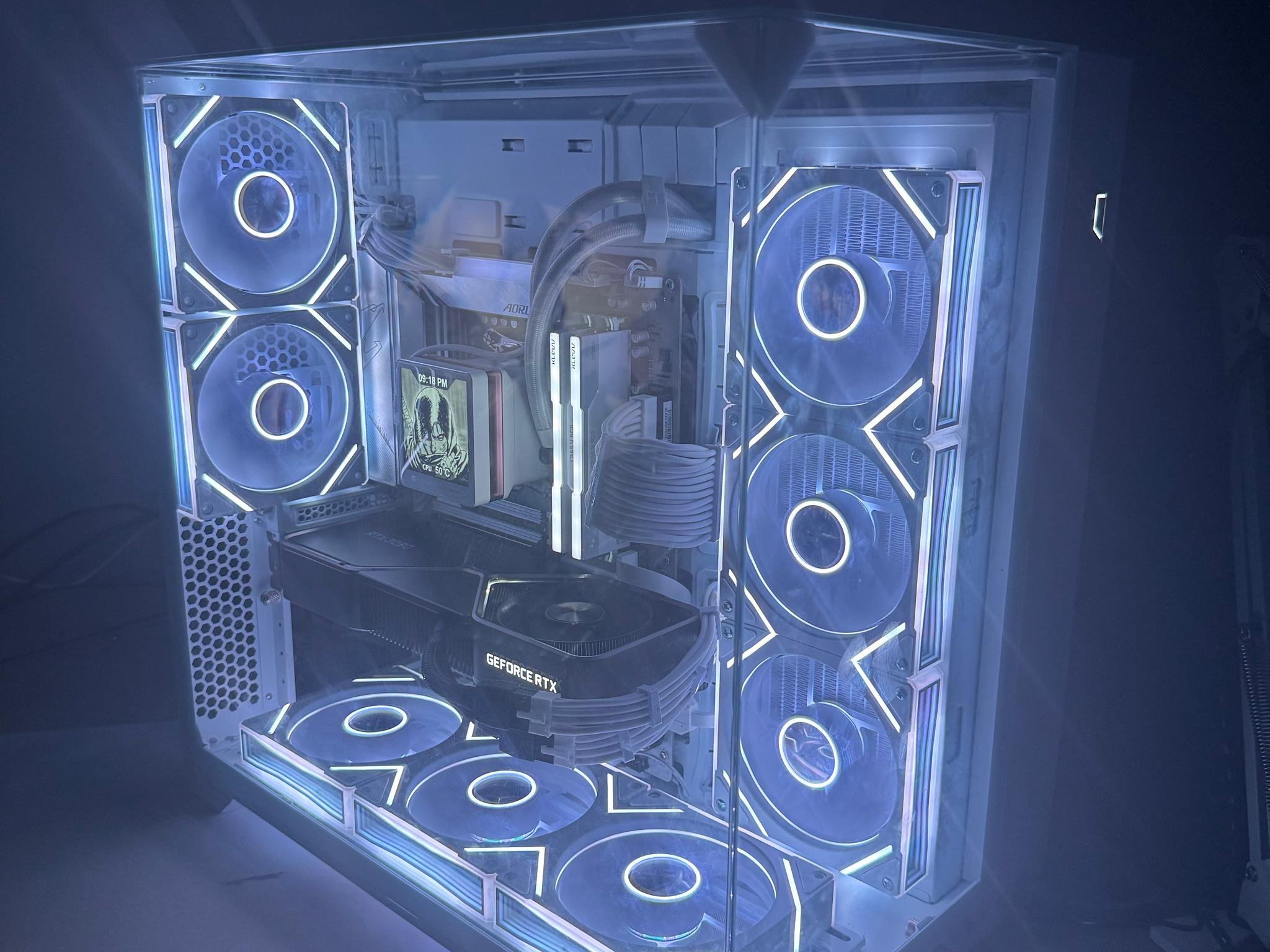 Showcase White Gaming/Streaming Custom PC