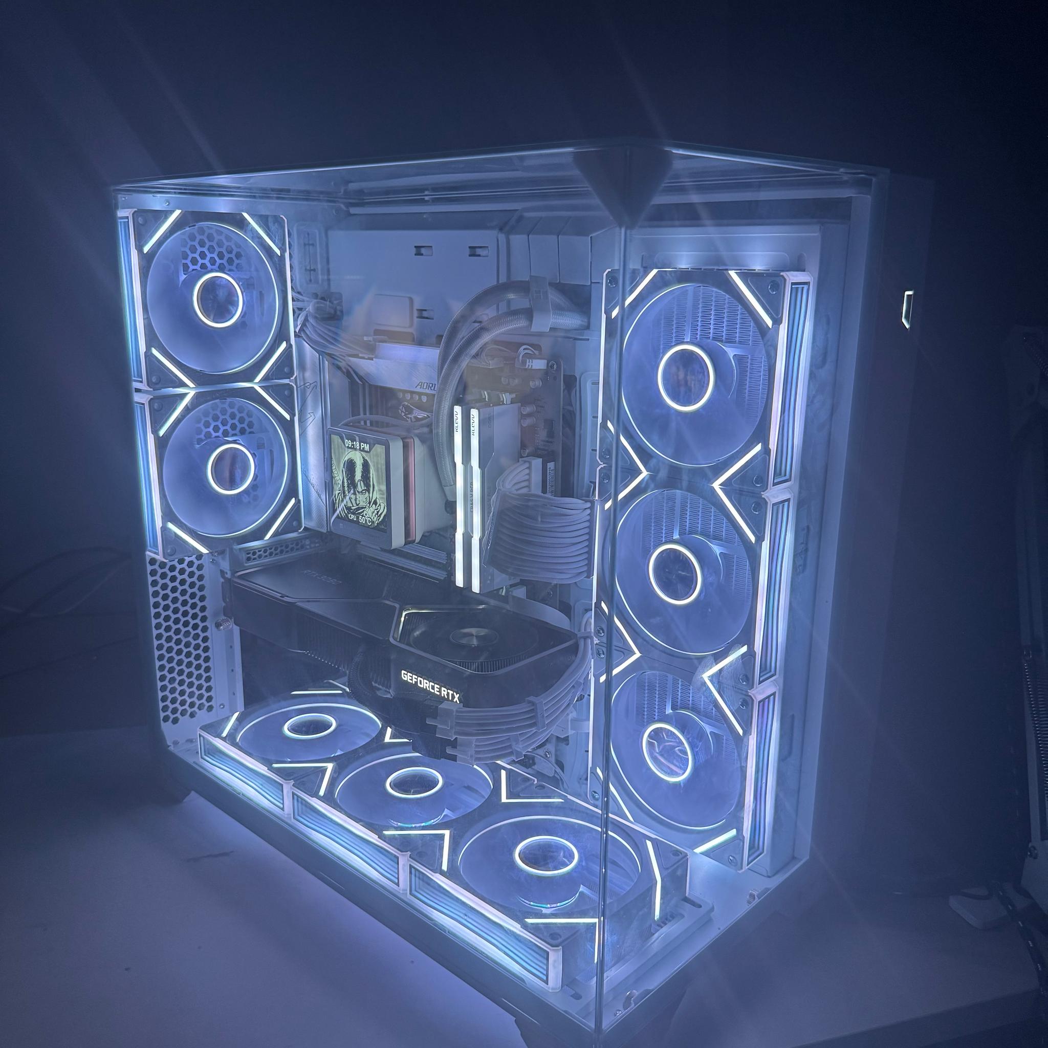 Showcase White Gaming/Streaming Custom PC