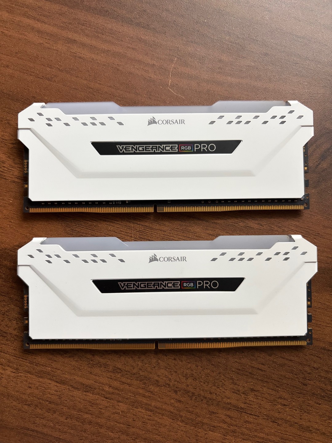 16GB (2 x 8GB) Corsair Vengeance RGB PRO DDR4 | Jawa