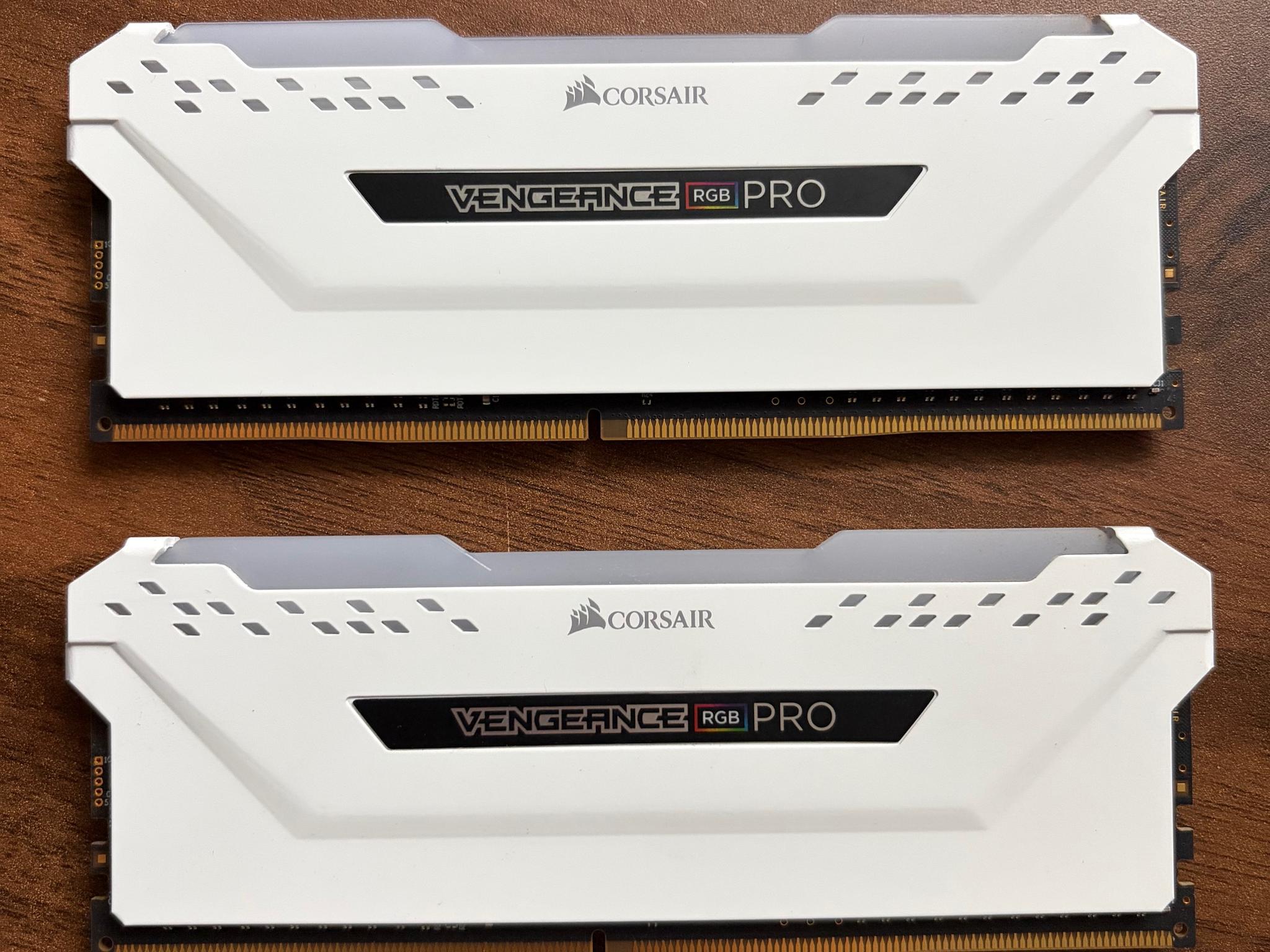 16GB (2 x 8GB) Corsair Vengeance RGB PRO DDR4