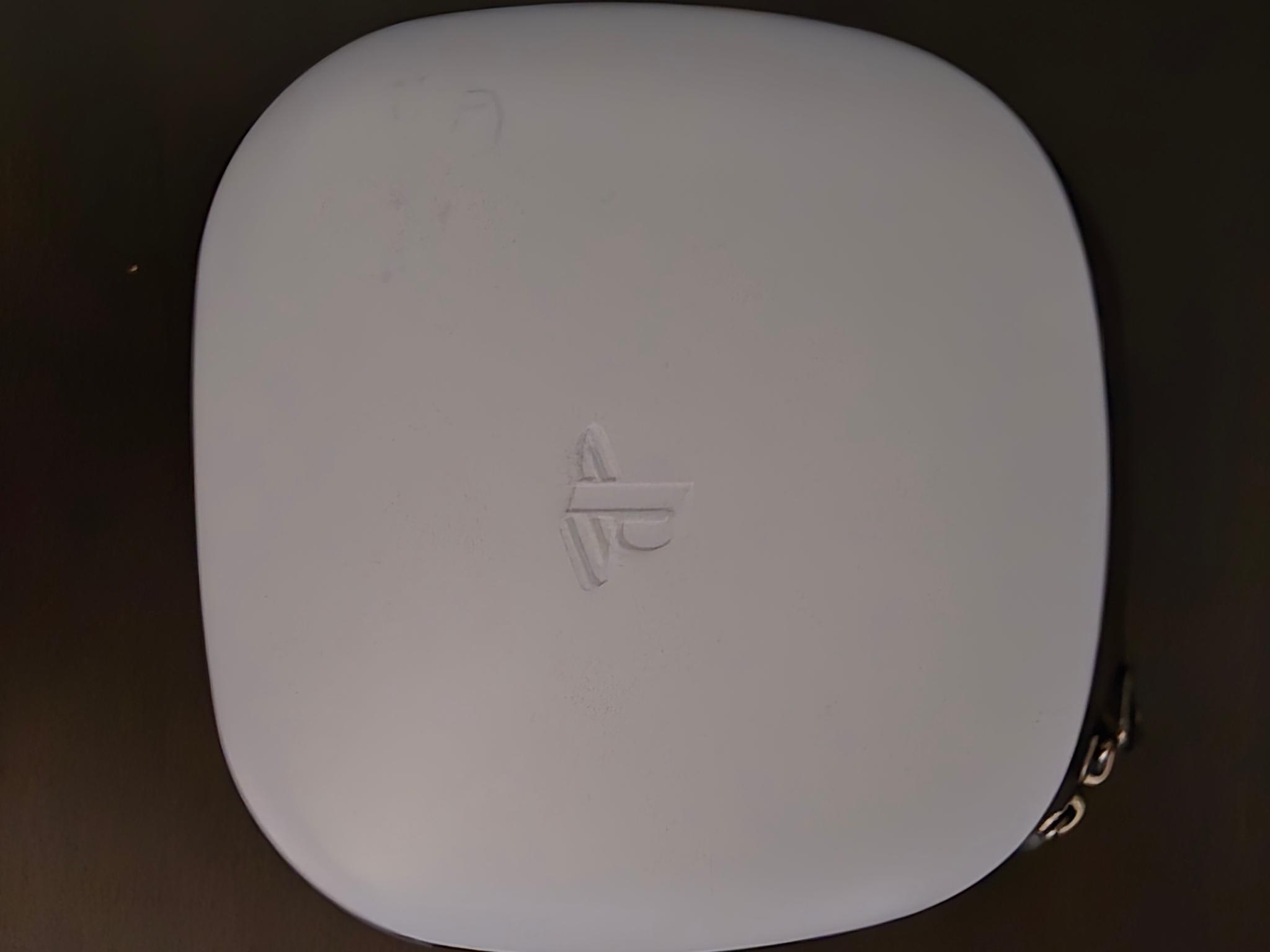 Sony Dualsense Edge and OG PS5 Plates