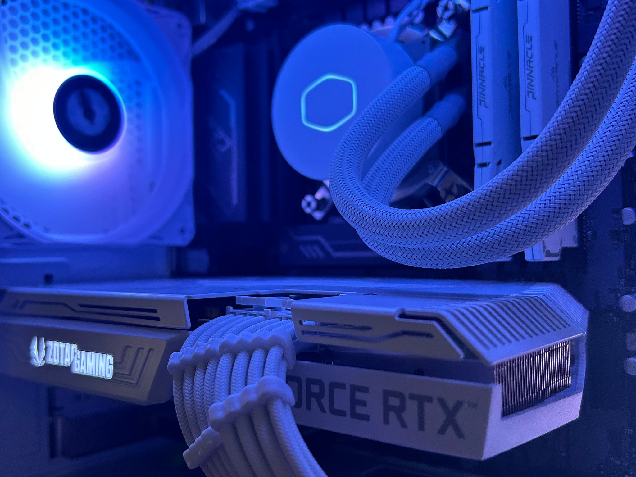 WHITE GAMING PC I3-12100F - RTX 3060