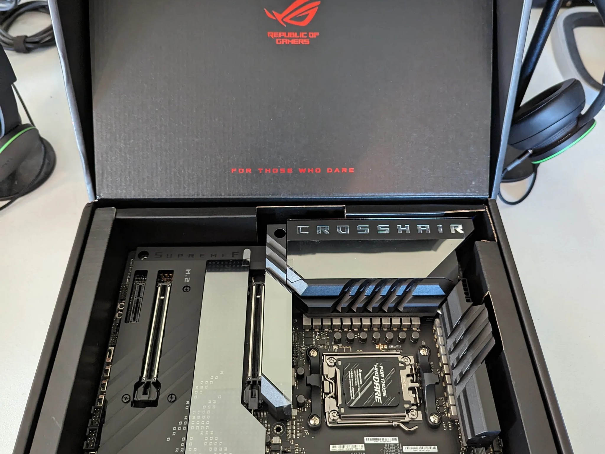 ASUS ROG CROSSHAIR X670E EXTREME MOTHERBOARD