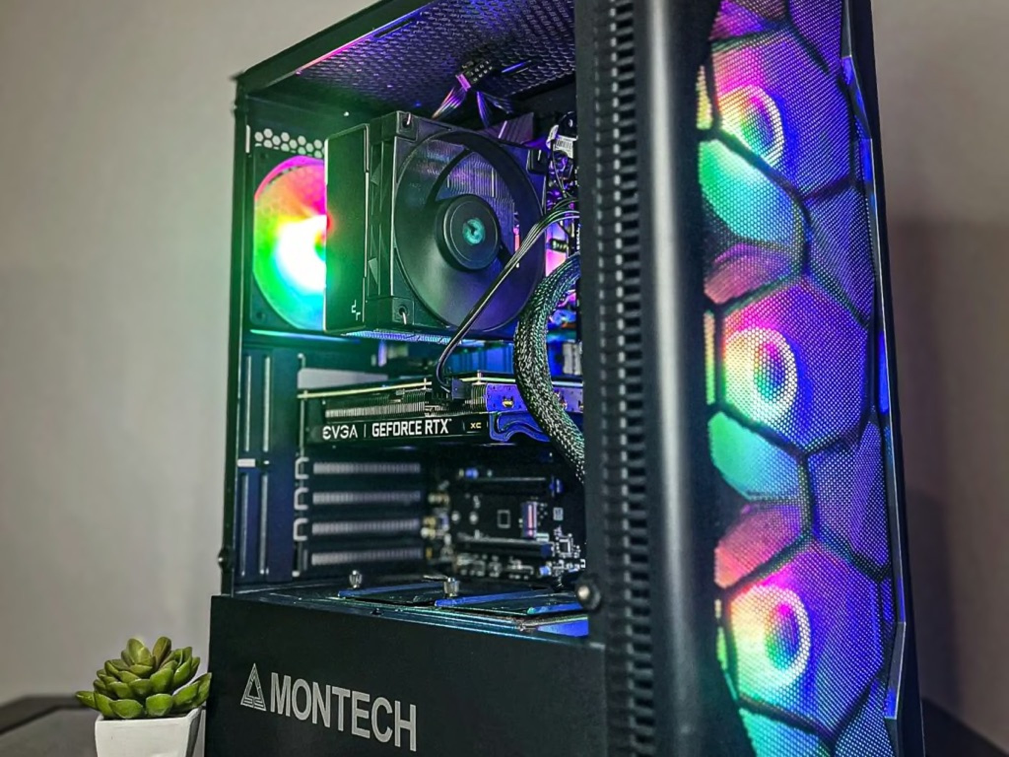 🚨Ryzen 7 7700X w/ RTX 3070 w/ 32 GB DDR5 RAM🚨FREE COMPONENT UPGRADE SURPRISE WITH PURCHASE!!!