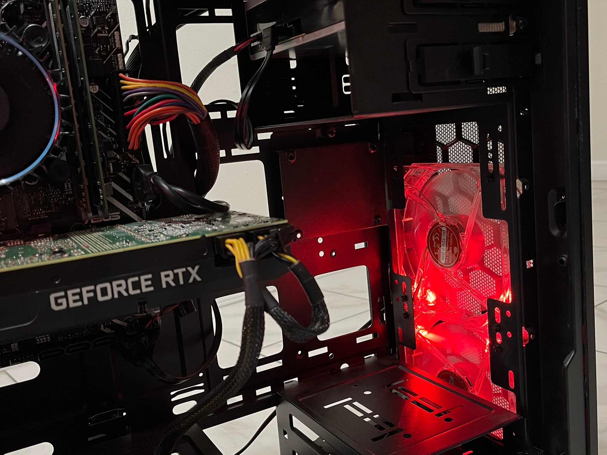 NVIDIA RTX 2080, Intel Core i3-12100, 16GB RAM, 512GB SSD - Gaming PC w/ Wi-Fi & BT *Missing R Panel