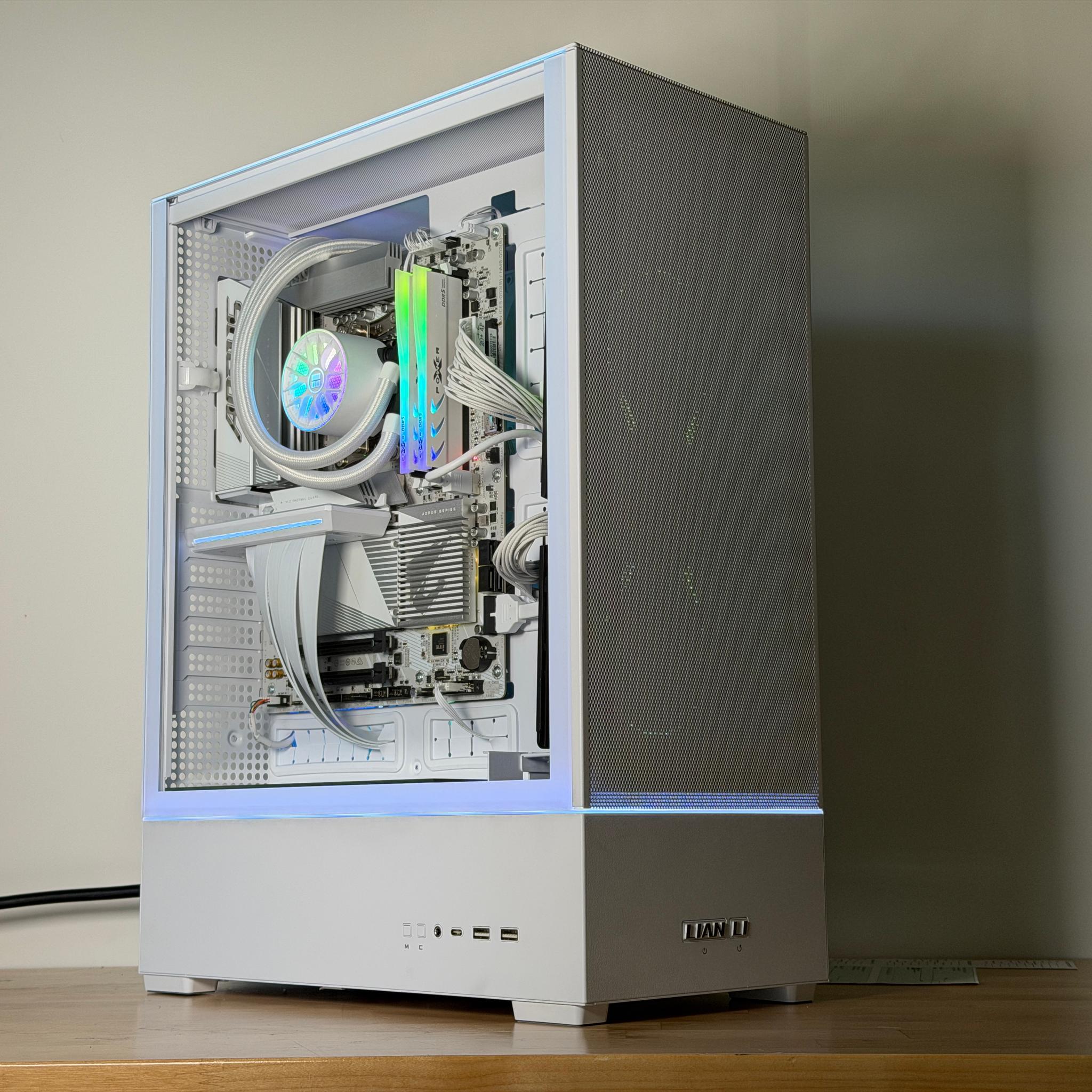 RTX 5070 Ryzen 9 9900x Gaming PC
