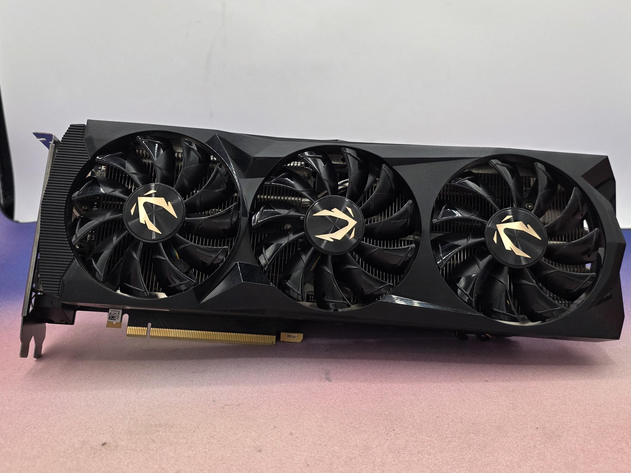 ZOTAC GAMING GeForce RTX 2080 Ti Triple Fan