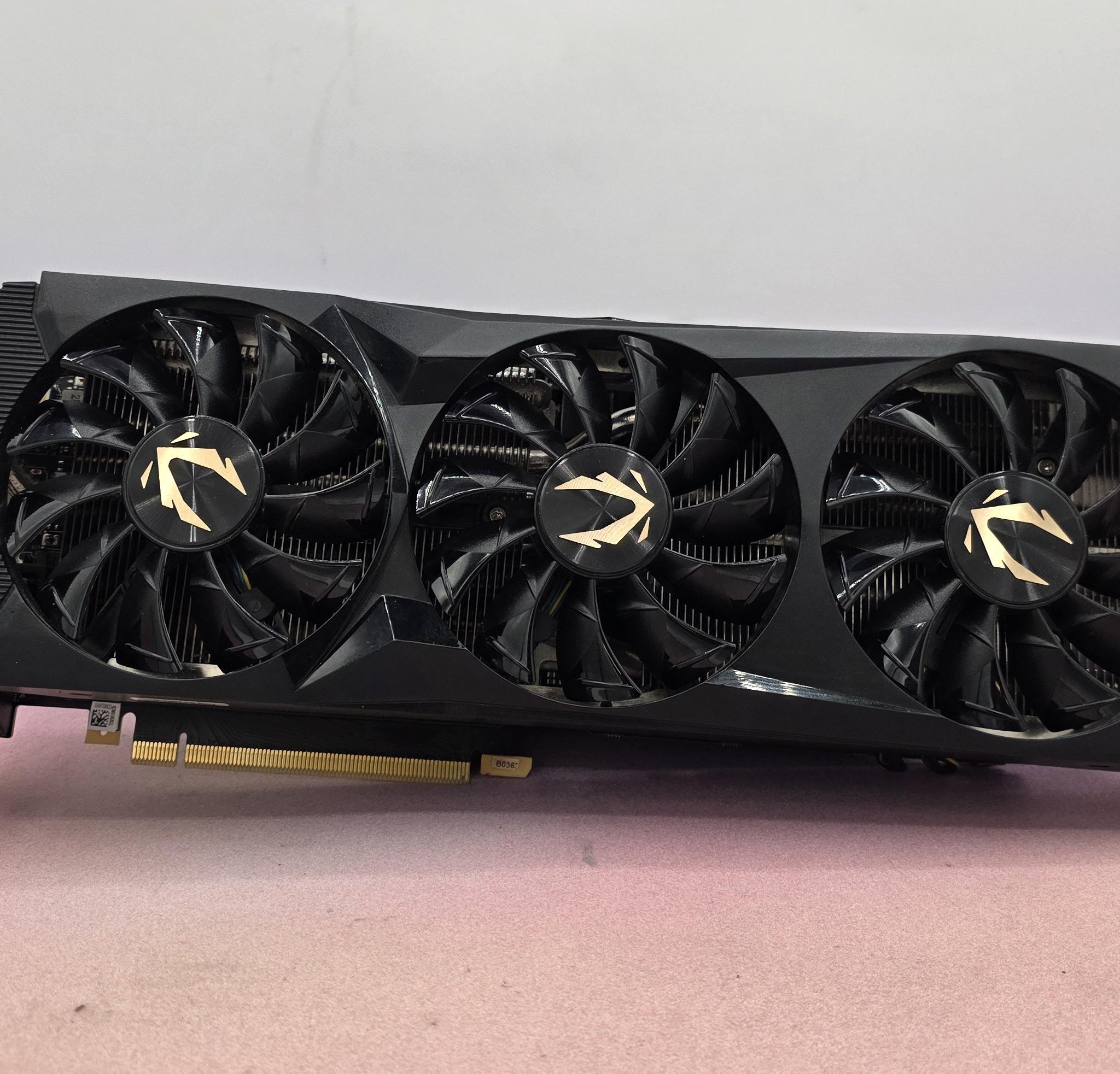 ZOTAC GAMING GeForce RTX 2080 Ti Triple Fan