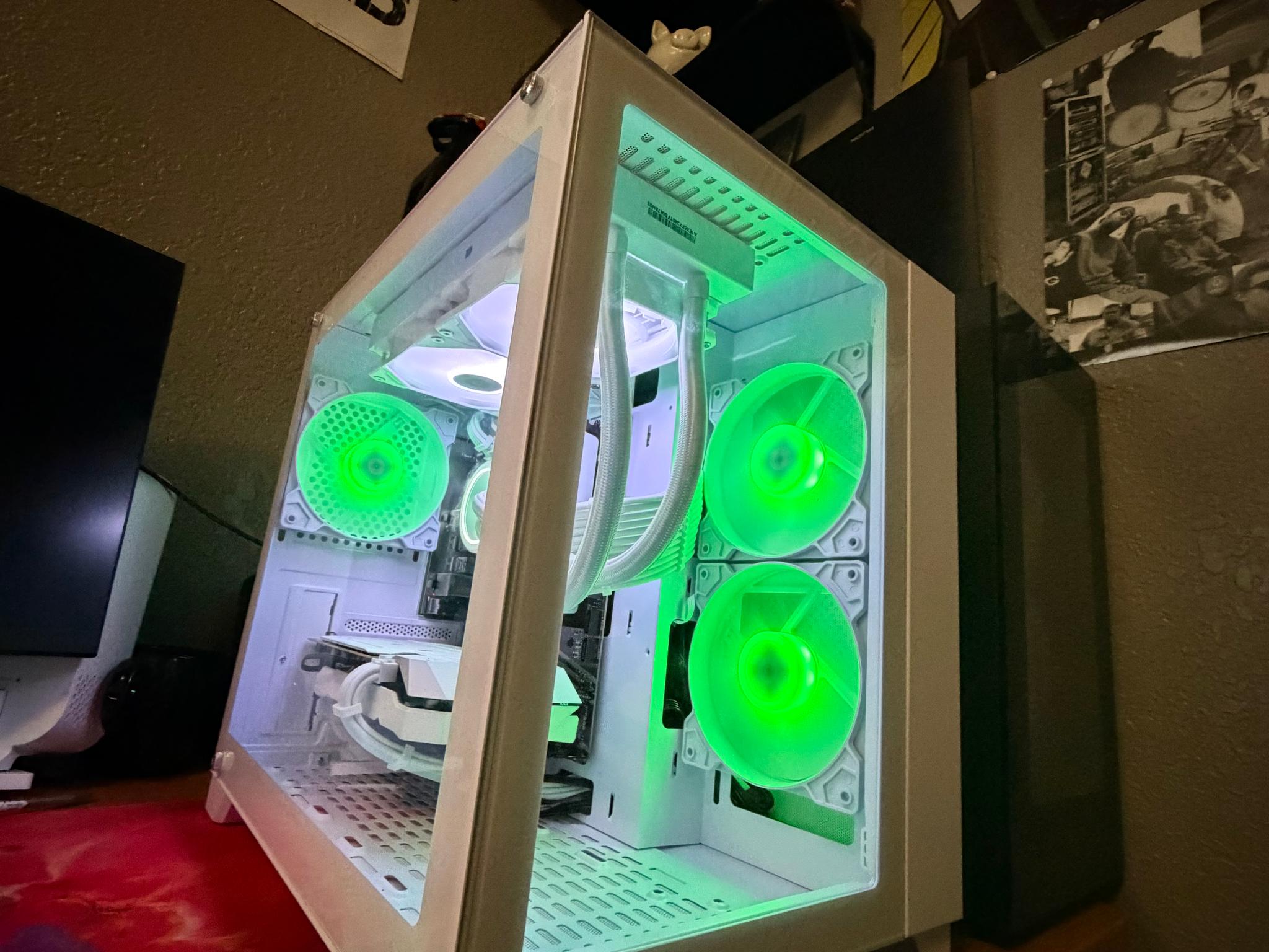 White gaming pc