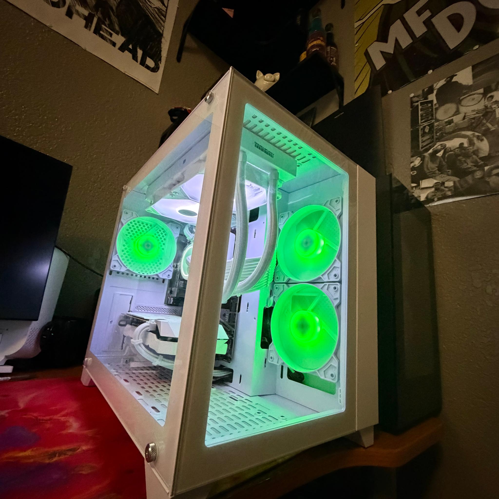 White gaming pc