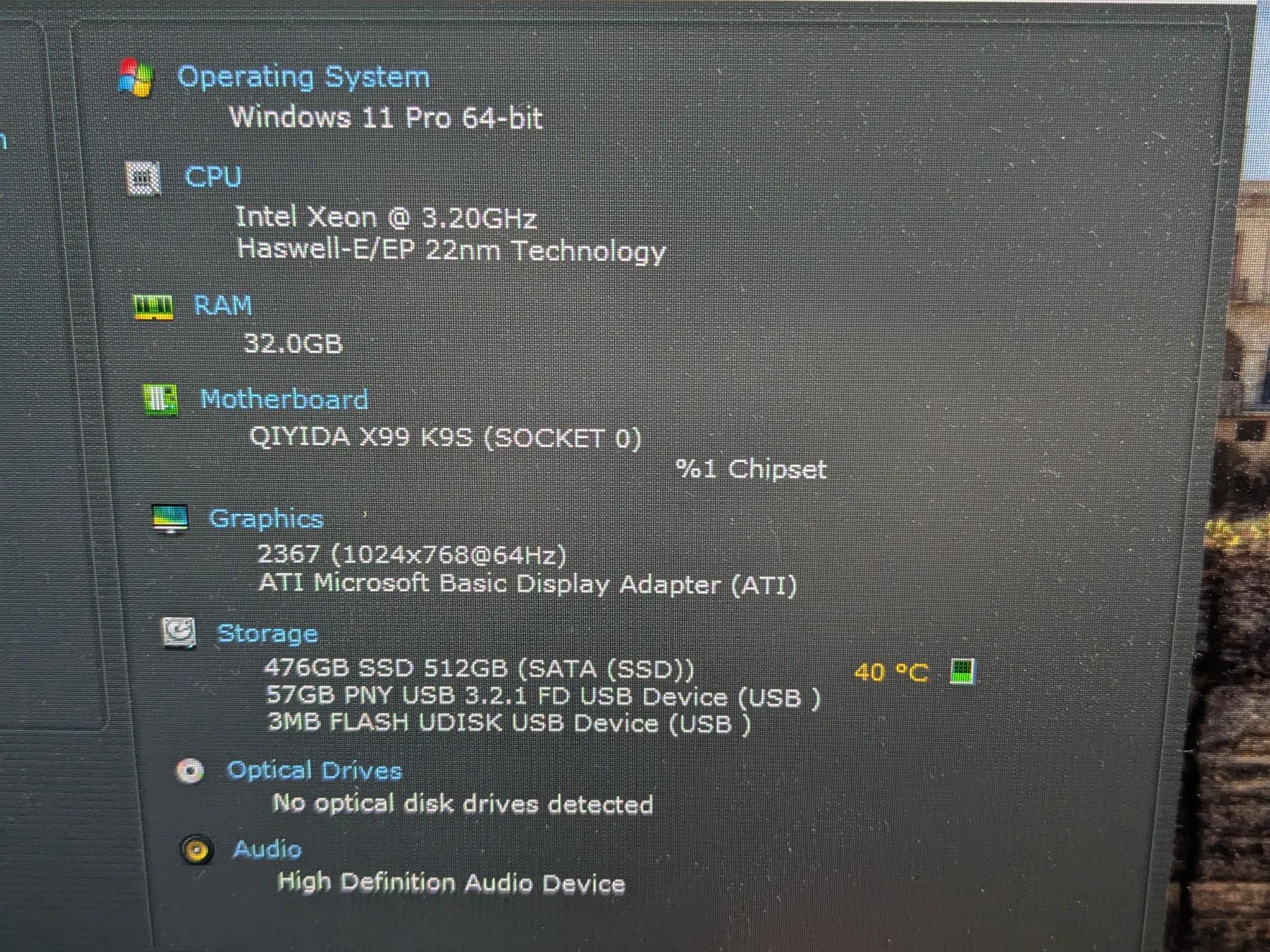 Workstation Gamer | 8 Core Xeon (same as i7), 32GB RAM, 8GB AMD W5700, 480GB SSD, Win11, RGB, Wifi
