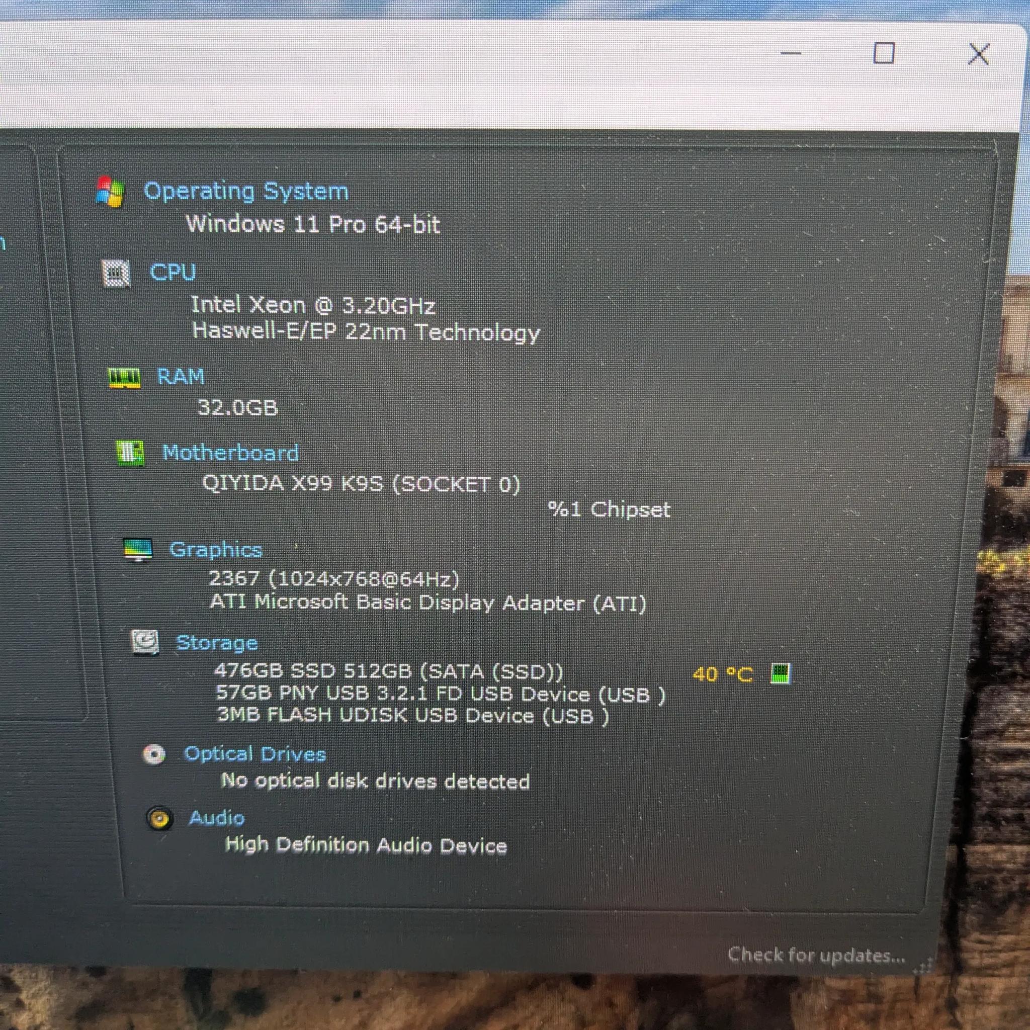 Workstation Gamer | 8 Core Xeon (same as i7), 32GB RAM, 8GB AMD W5700, 480GB SSD, Win11, RGB, Wifi