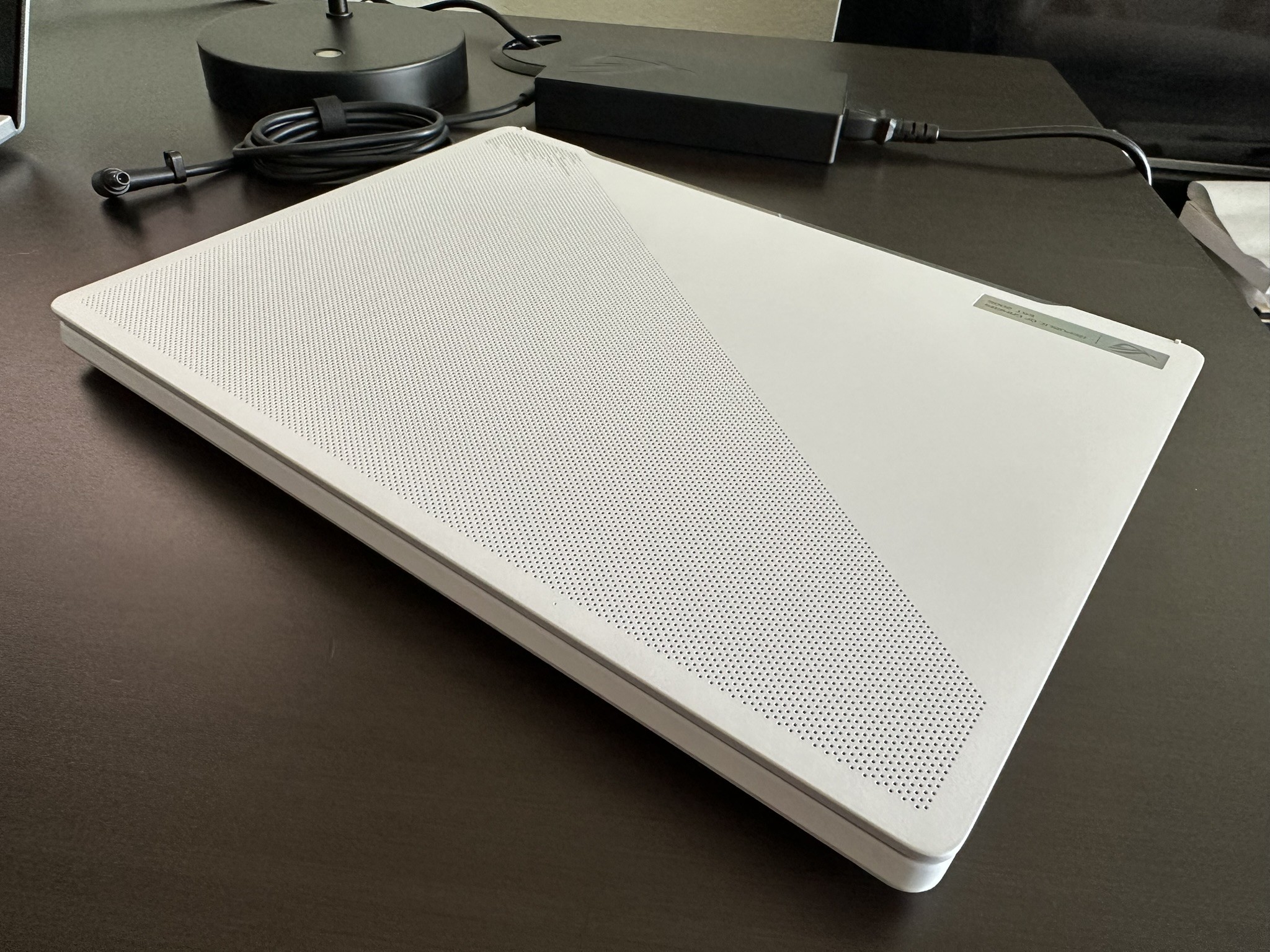 ASUS ROG Zephyrus G14 2023 -  7940HS - RTX 4080 - 32GB RAM - 1TB SSD