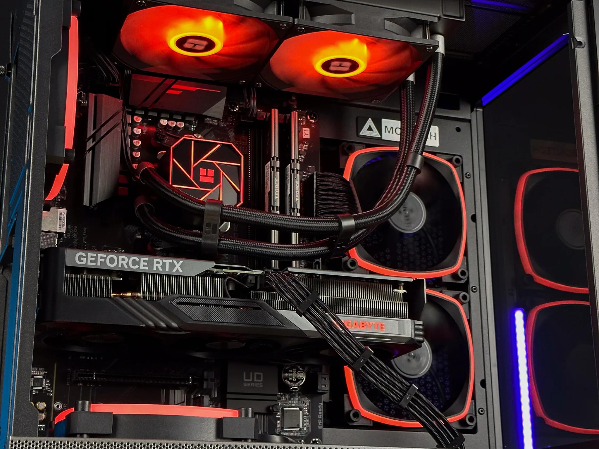 AES Creator Plus AMD Ryzen 7 5700x - RTX 4060 Ti Gaming PC
