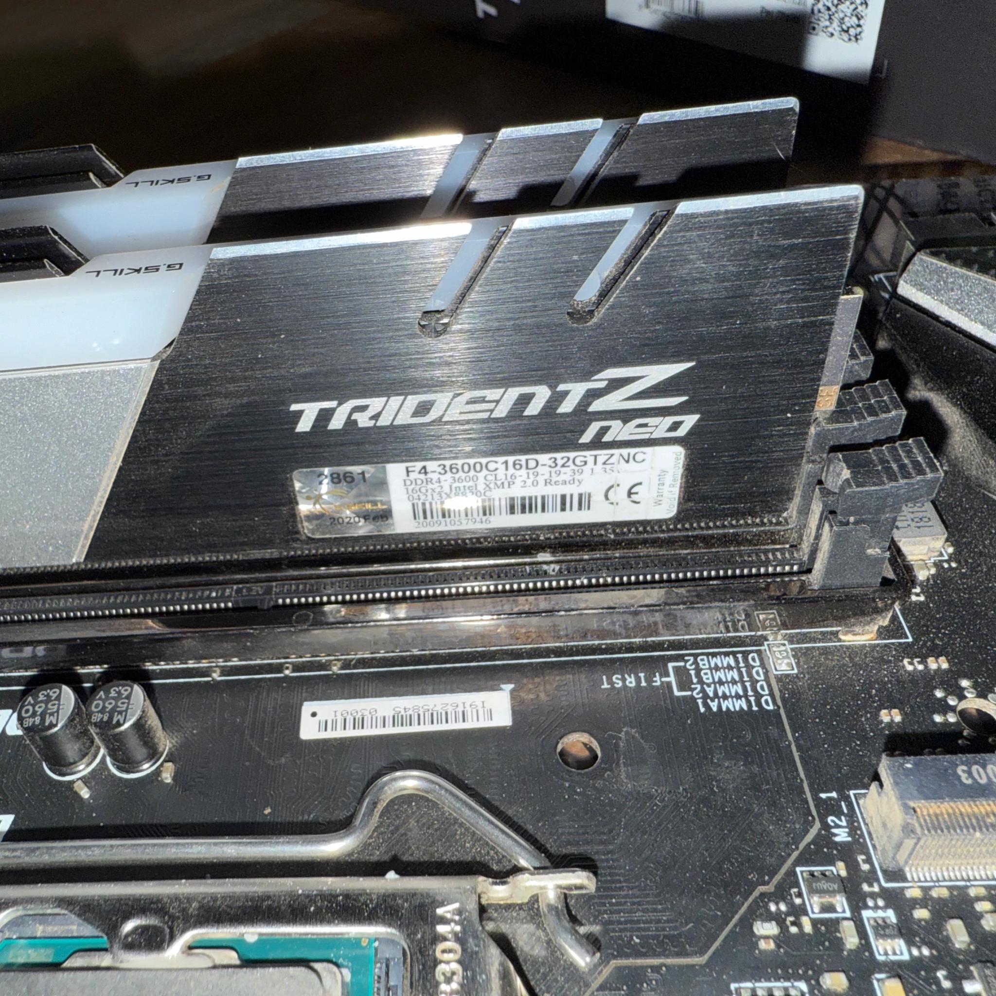 MSI Z390 Gaming Pro Carbon / I9-9900kf / 32GB DDR4-3600