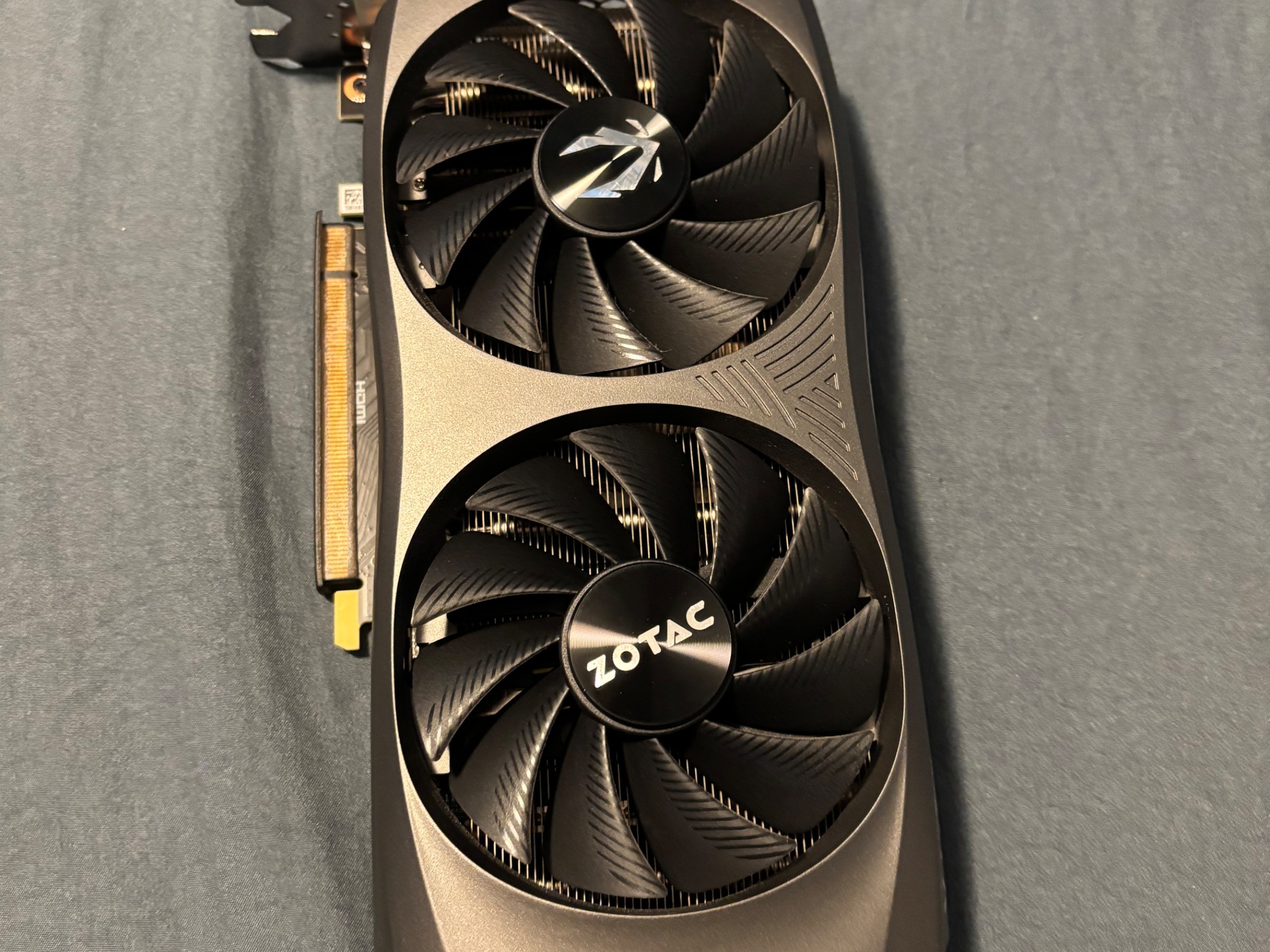 RTX 4070 twin fan zotac gaming 12g vram