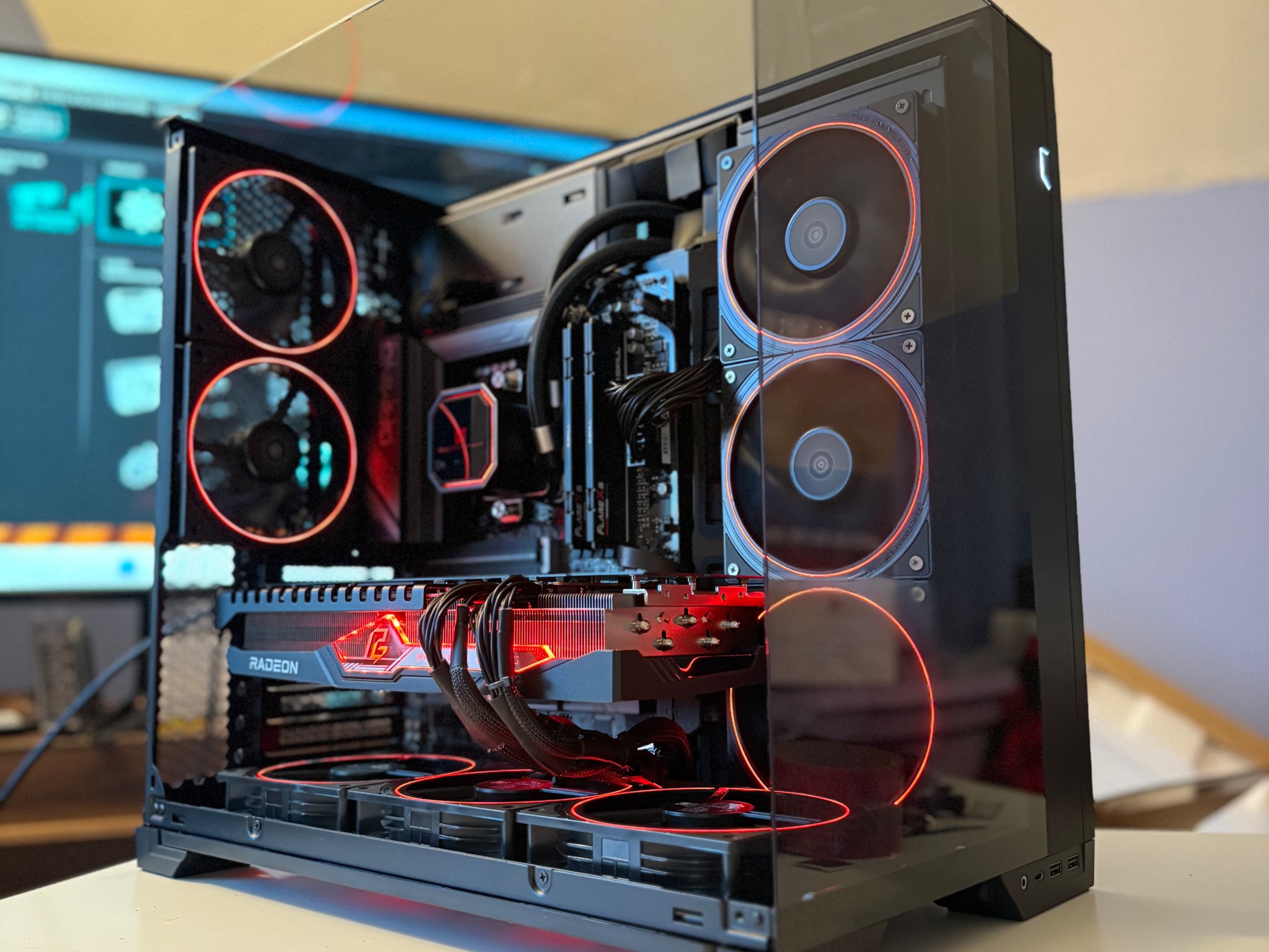 Black Box v3 - RX 7900 XT | Ryzen 7 7700X | 32GB DDR5 | 1TB SSD