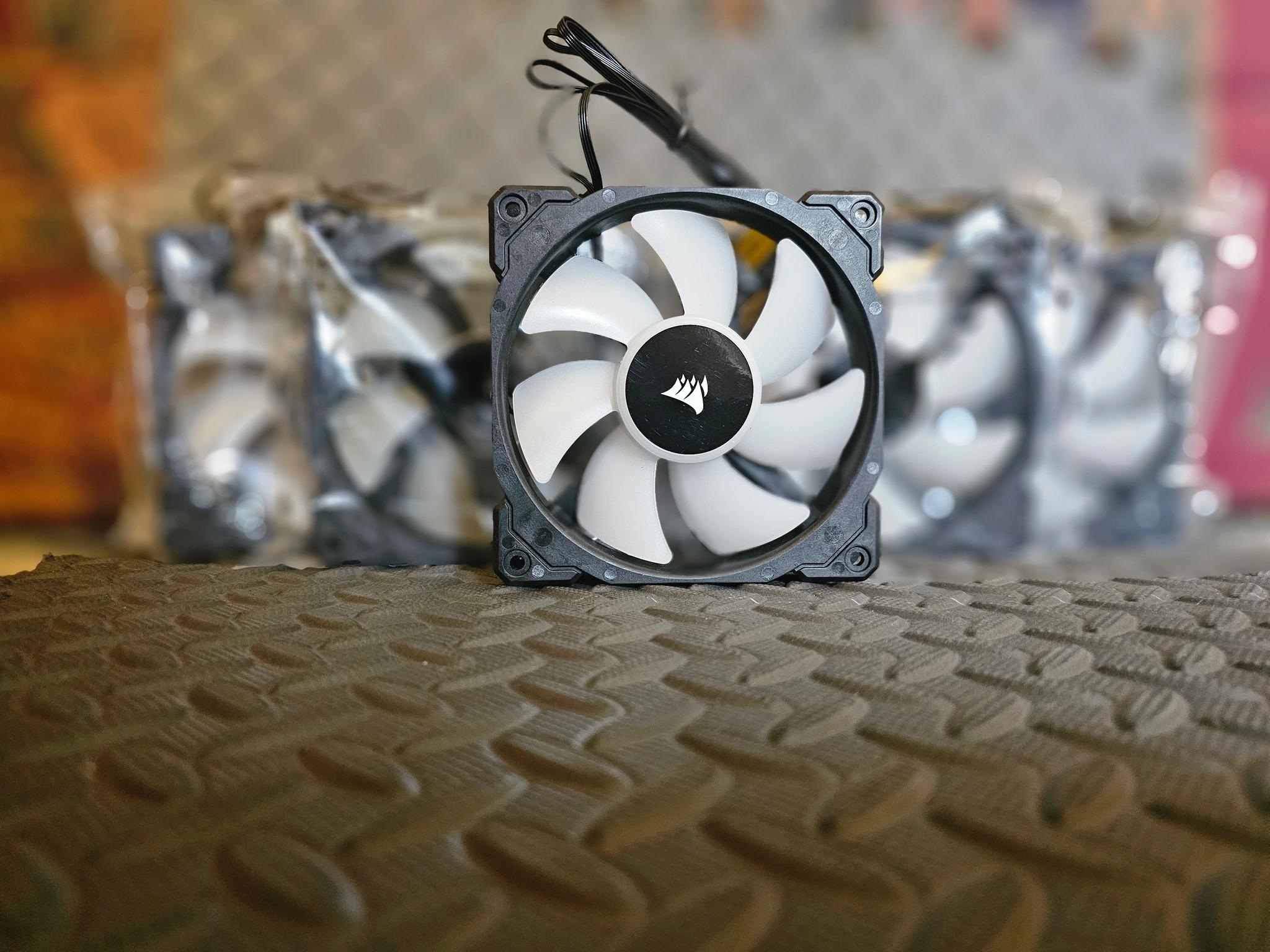5 pack Corsair ML120MM Case Fans