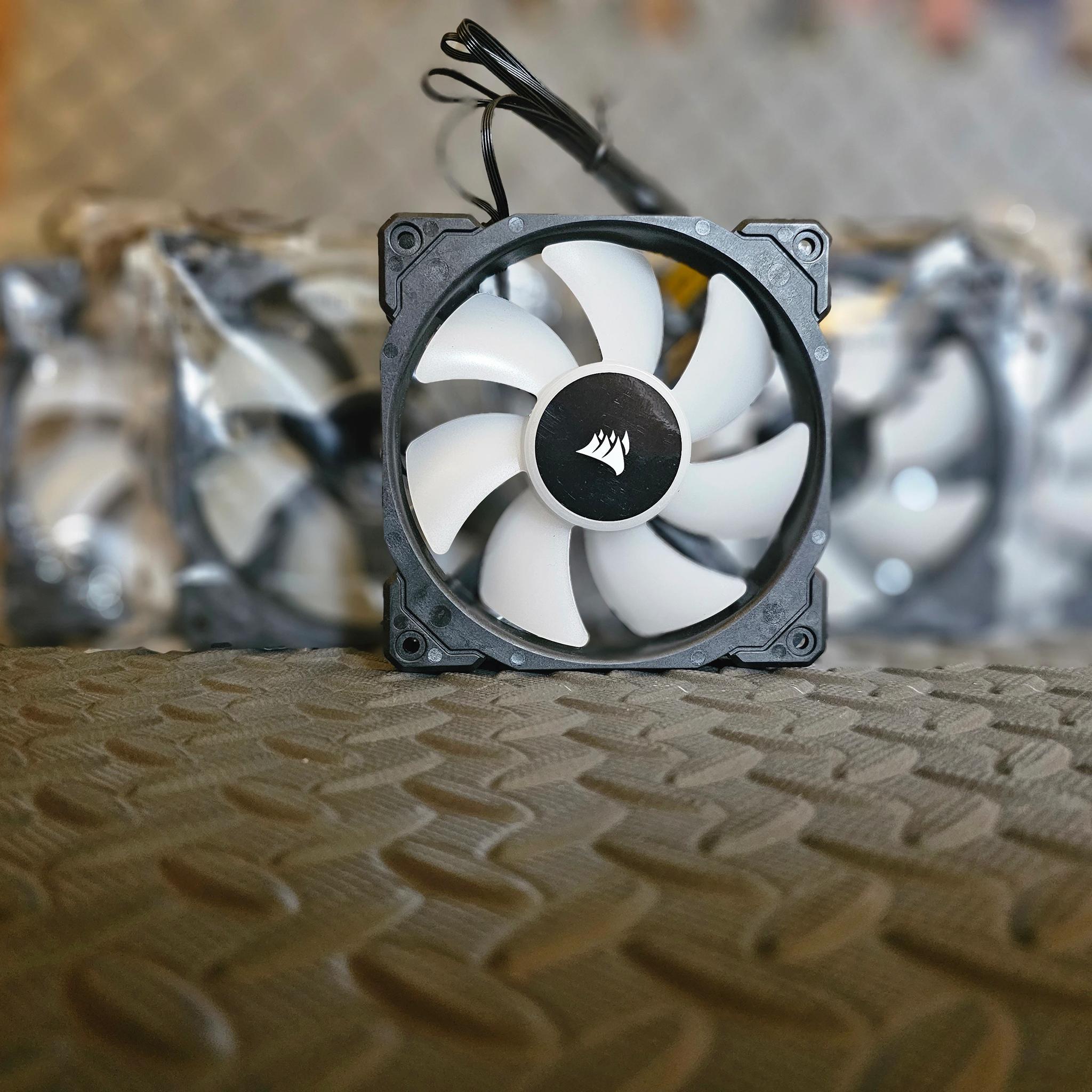 5 pack Corsair ML120MM Case Fans
