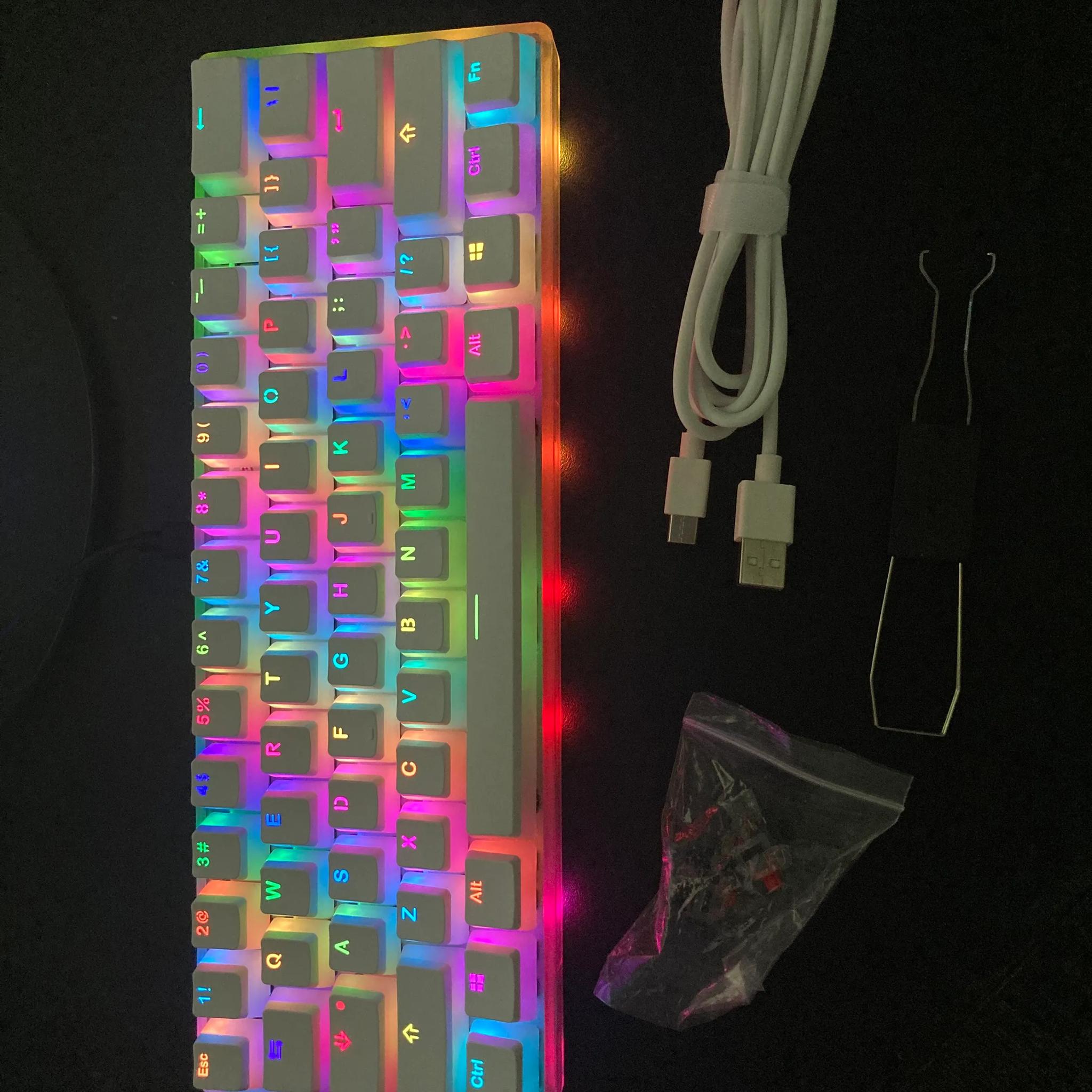 (PUDDING KEYCAPS) Gs61 Mechanical Keyboard (Transparent Bottom)