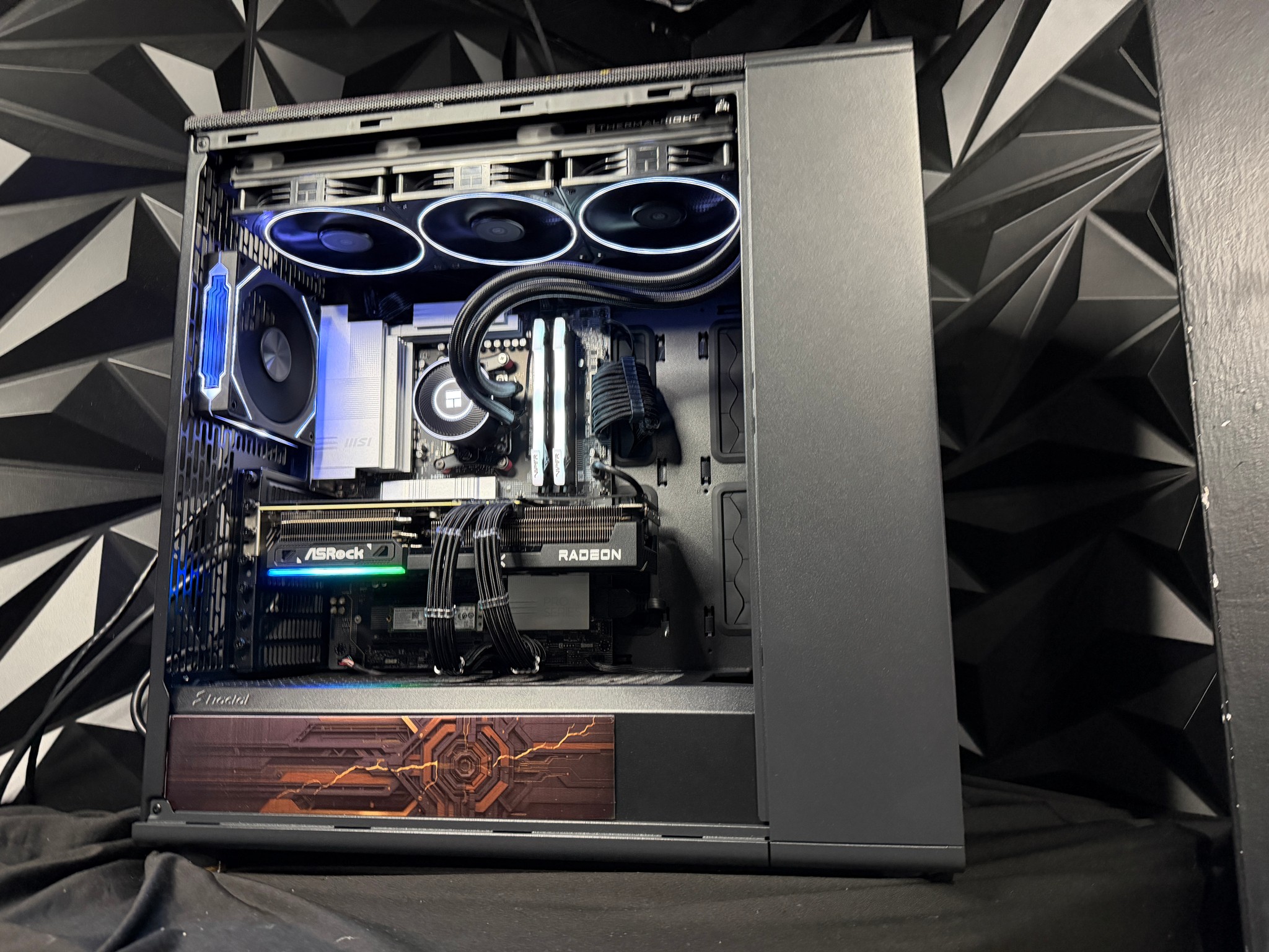🪵⚙️ IRON WOOD ⚙️🪵 Ryzen 9 9900X| RX 9070XT| 32 GB DDR5 8000Mhz|4.5 TB NVMe| 850W Gold PSU