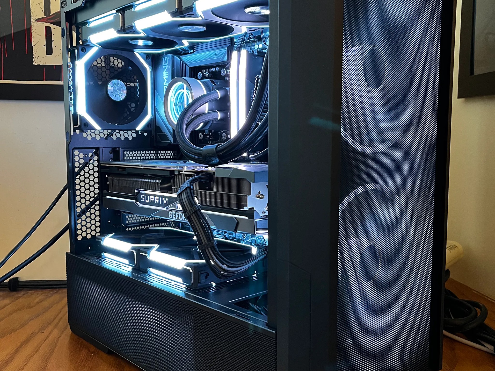 Gray Wolf - RTX 4080 | Ryzen 7 7700X | 32GB @ 6000 MT/sec | 4TB storage | 1000W PSU