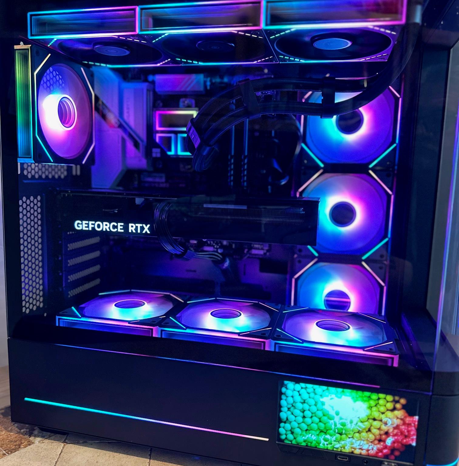 I9-12900K & RTX 5070 12GB / Mid Tower Gaming PC - 5.5" Integrated LCD