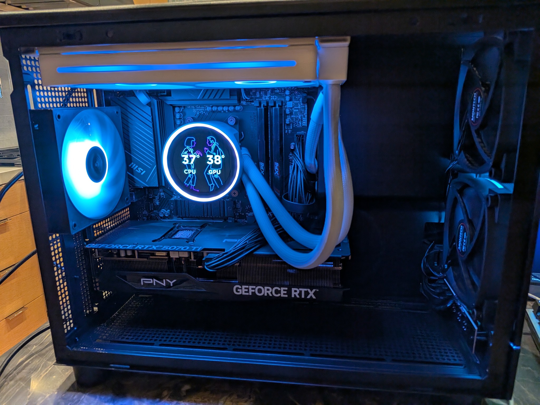 4K Tuxedo - RTX 5070 Ti, Ryzen 7 9800X3D, 32 GB DDR5, 2 TB Gen 4 NVME, RGB, Liquid Cooled