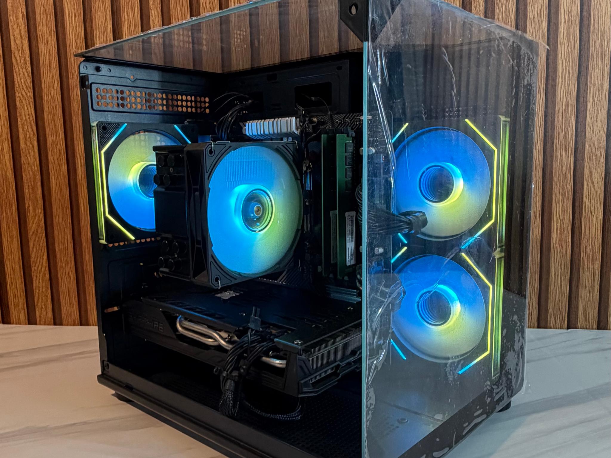 RX 5700XT | RYZEN 5 3600 | 16GB DDR4 | 500GB SSD