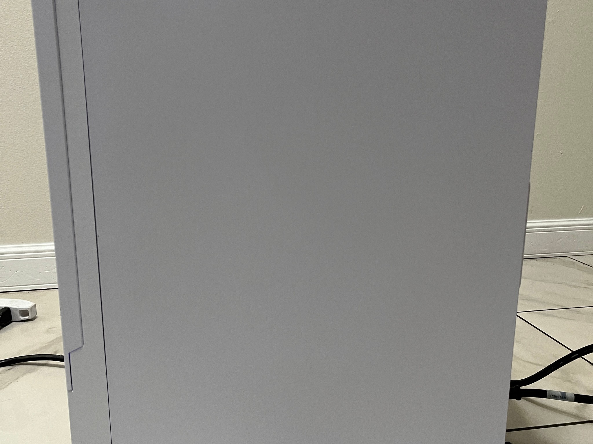 NVIDIA RTX 2060, Intel i5-7500, 12GB RAM, 870 GB Storage, RGB Gaming PC w/ Wi-Fi & Bluetooth