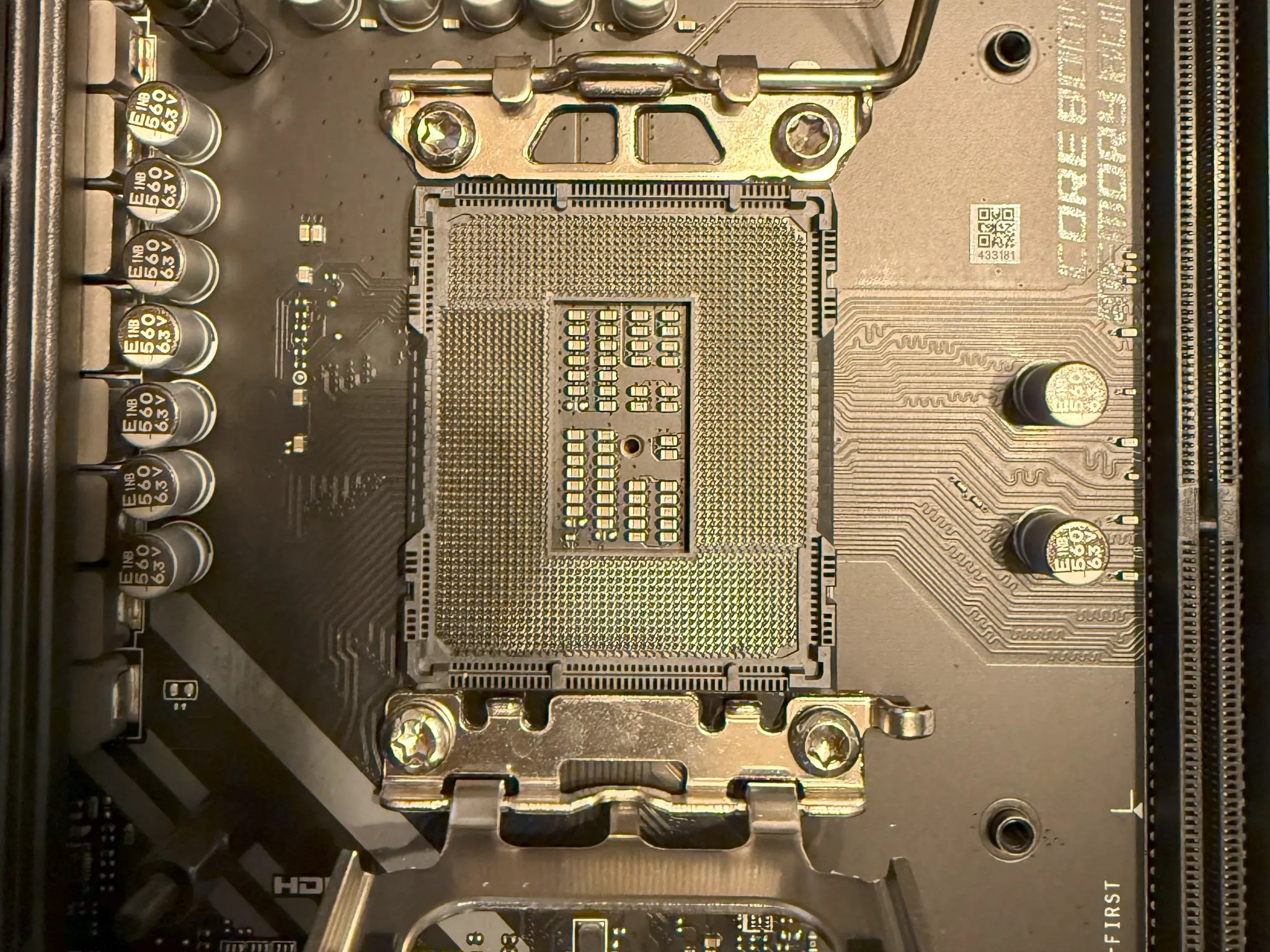 MSI Z690 Edge WiFi DDR4