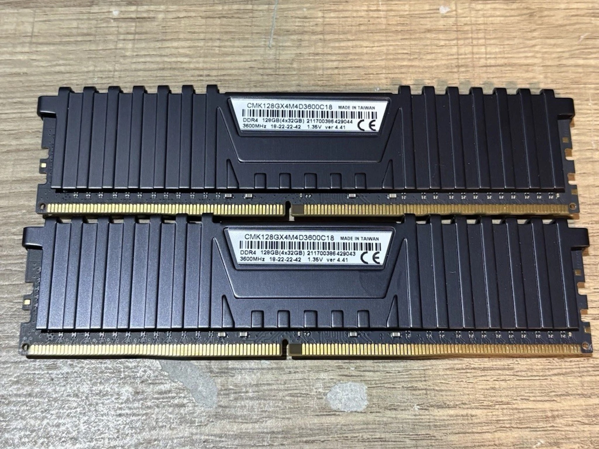 i7-12700k, 2x32GB DDR4 3600MHZ, Z-690 WIFI D4