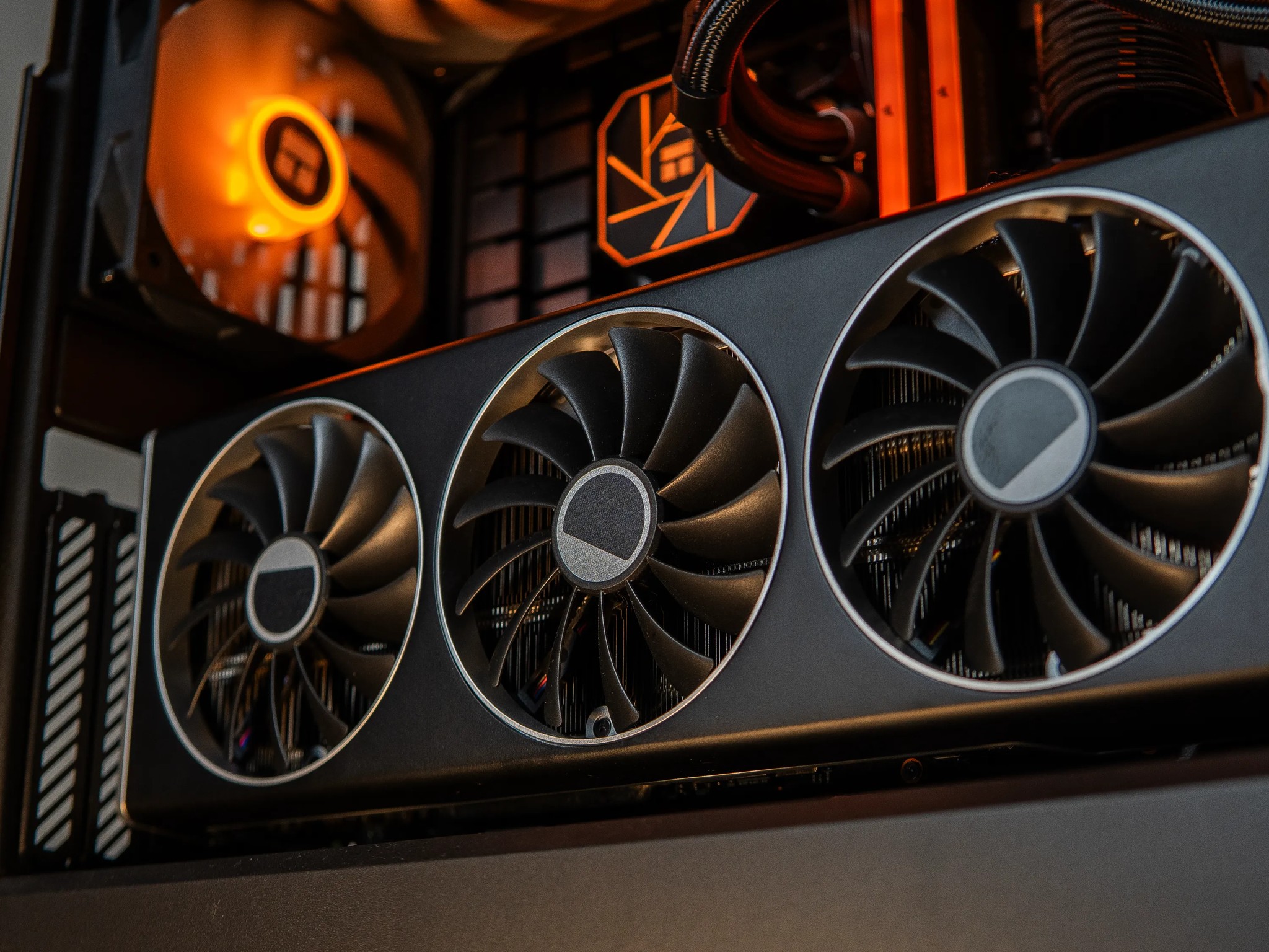 🔥RX 7900XTX+ Ryzen 7 7800X3D | 32GB DDR5 | 2 TB SSD | Wifi 6 & Bluetooth🔥