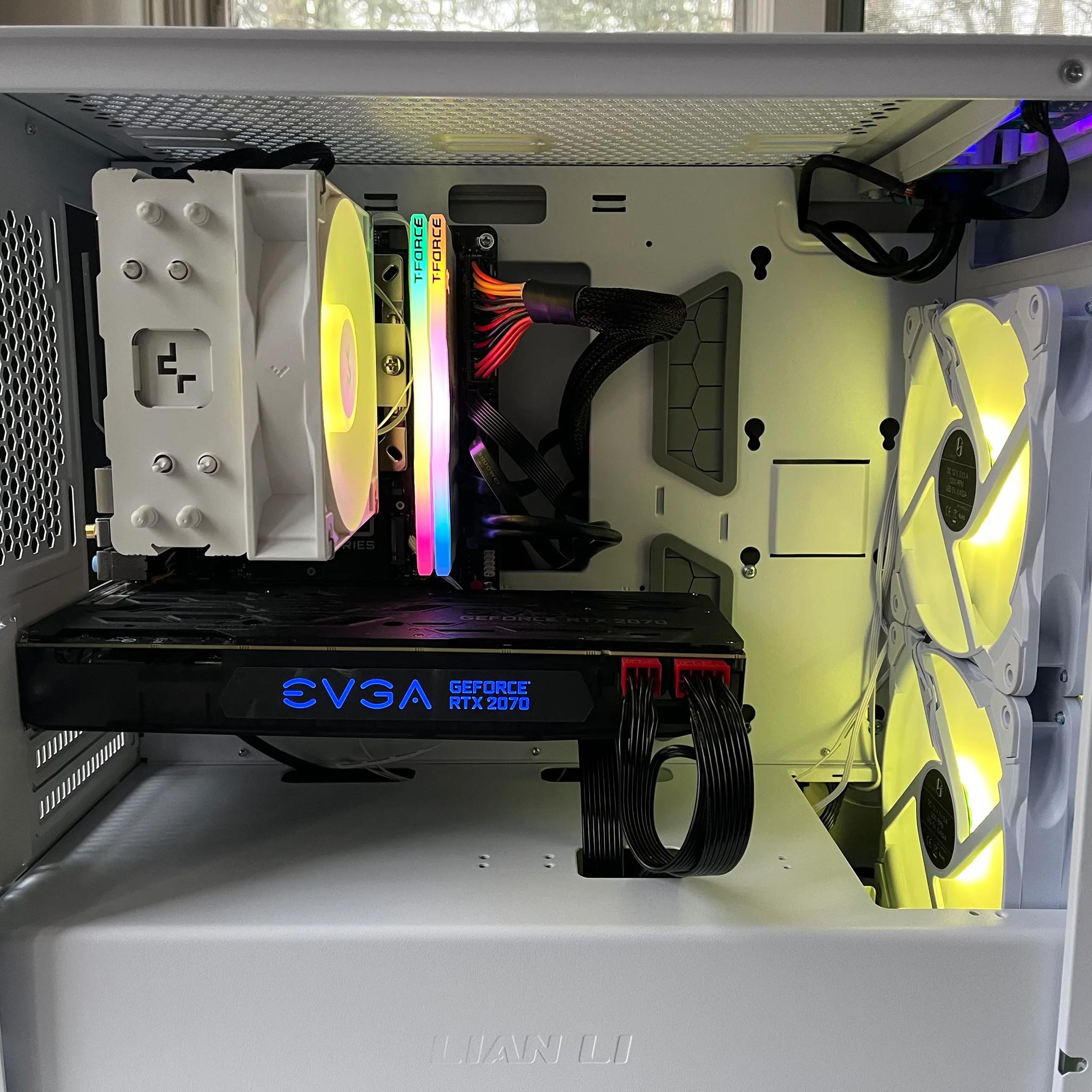 RTX 2070 / Ryzen 7 | 32 GB Ram | WIFI | 1TB HDD + SSD | Windows 10 Activated