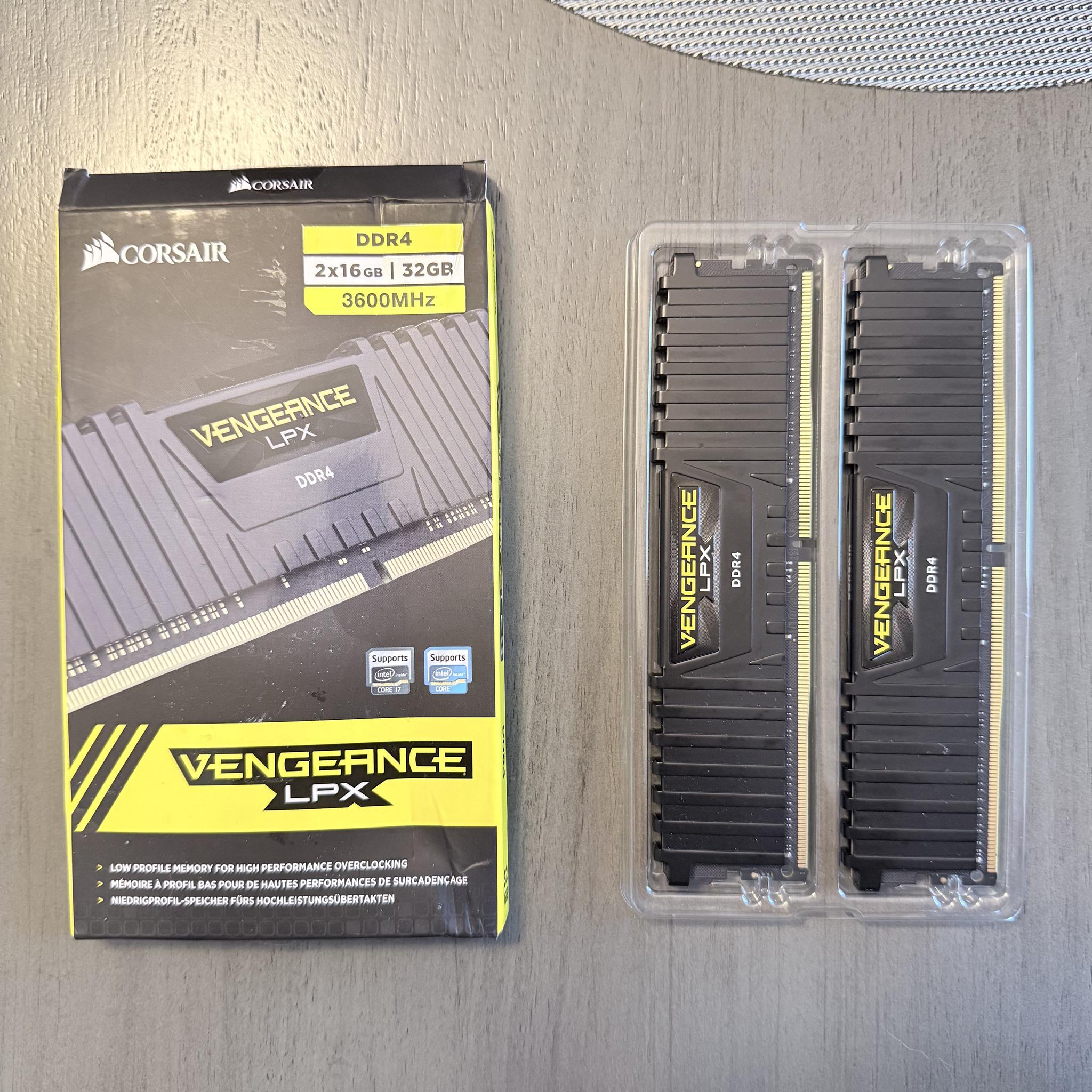 32GB DDR4 RAM Kit 3600MHZ CL18 16GBx2 Corsair Vengeance LPX