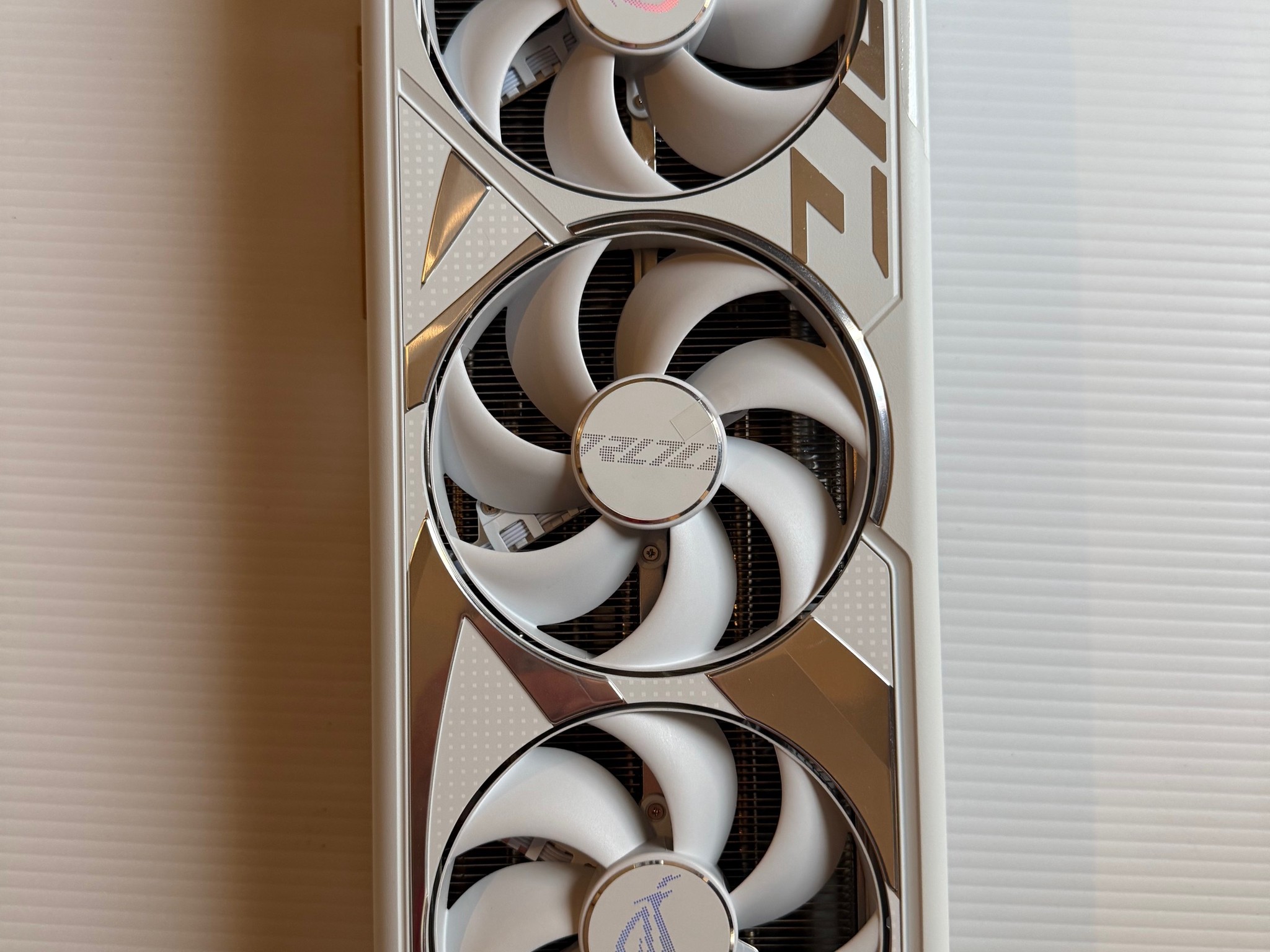 ASUS ROG Strix GeForce RTX 4090 24GB GDDR6X White Edition – Pristine Condition, Ships Fast!