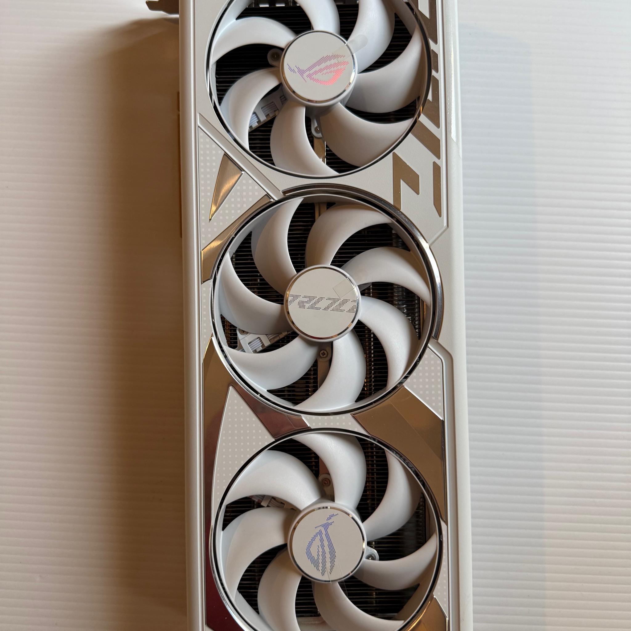 ASUS ROG Strix GeForce RTX 4090 24GB GDDR6X White Edition – Pristine Condition, Ships Fast!