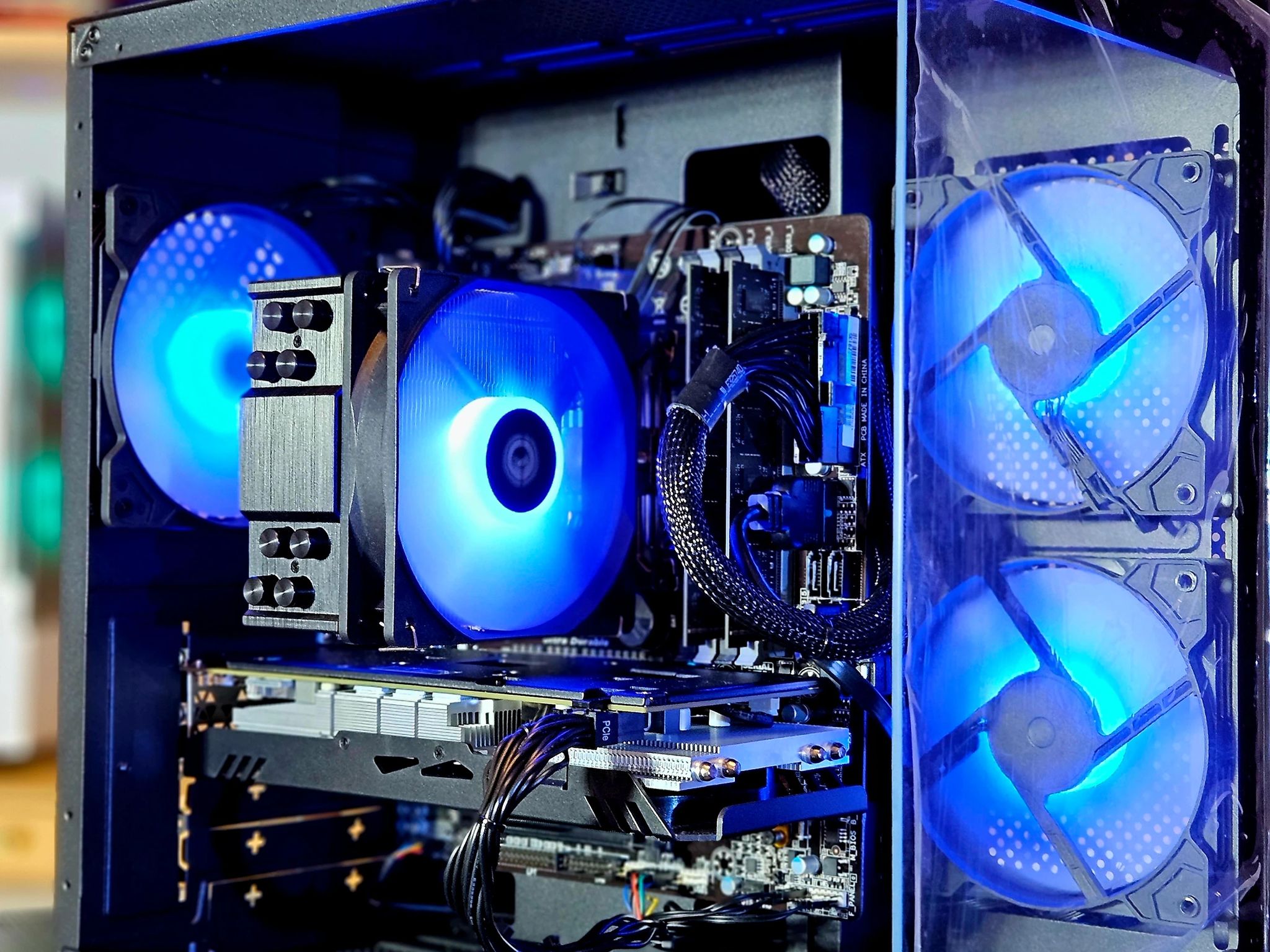 i5 4690 | RX580 | 750GB SSD | 16GB RAM | Budget Friendly Entry Level Gaming PC