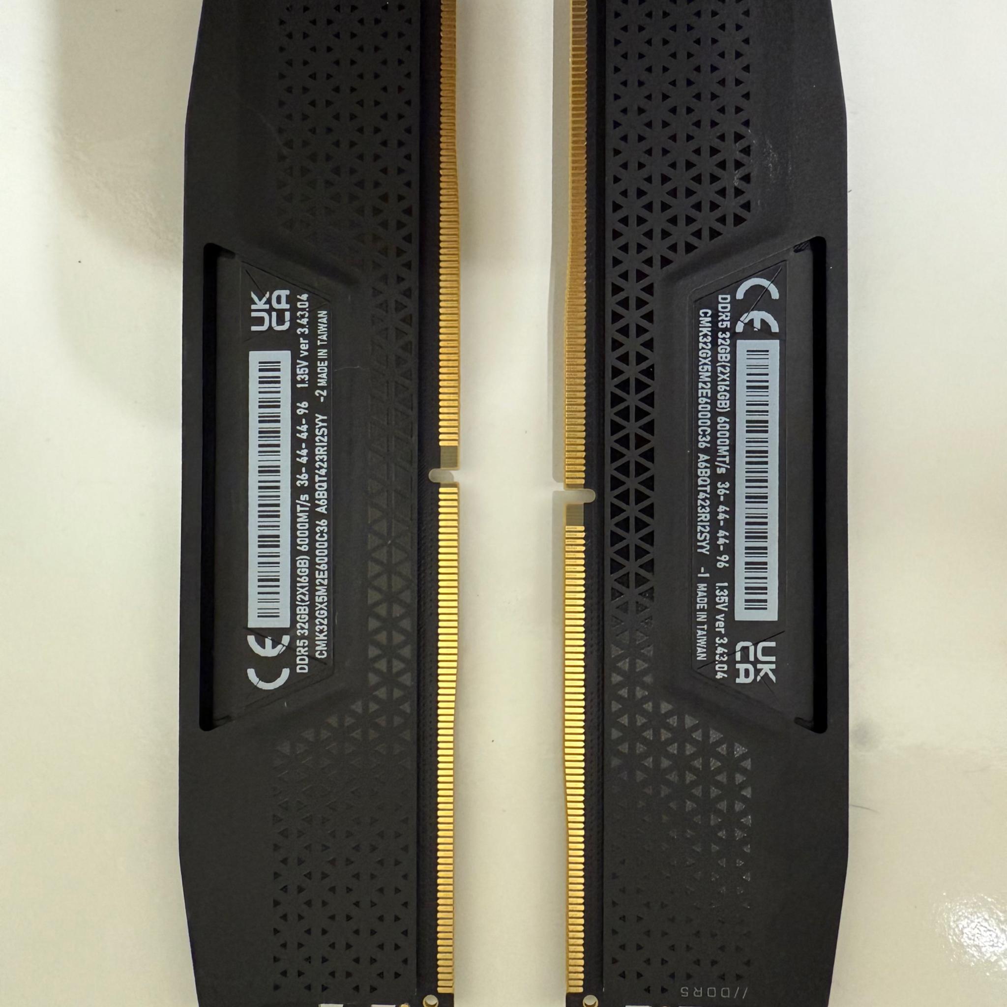 CORSAIR Vengeance 32GB (2 x 16GB) 288-Pin PC RAM DDR5 6000 (PC5 48000) Model CMK32GX5M2E6000C36