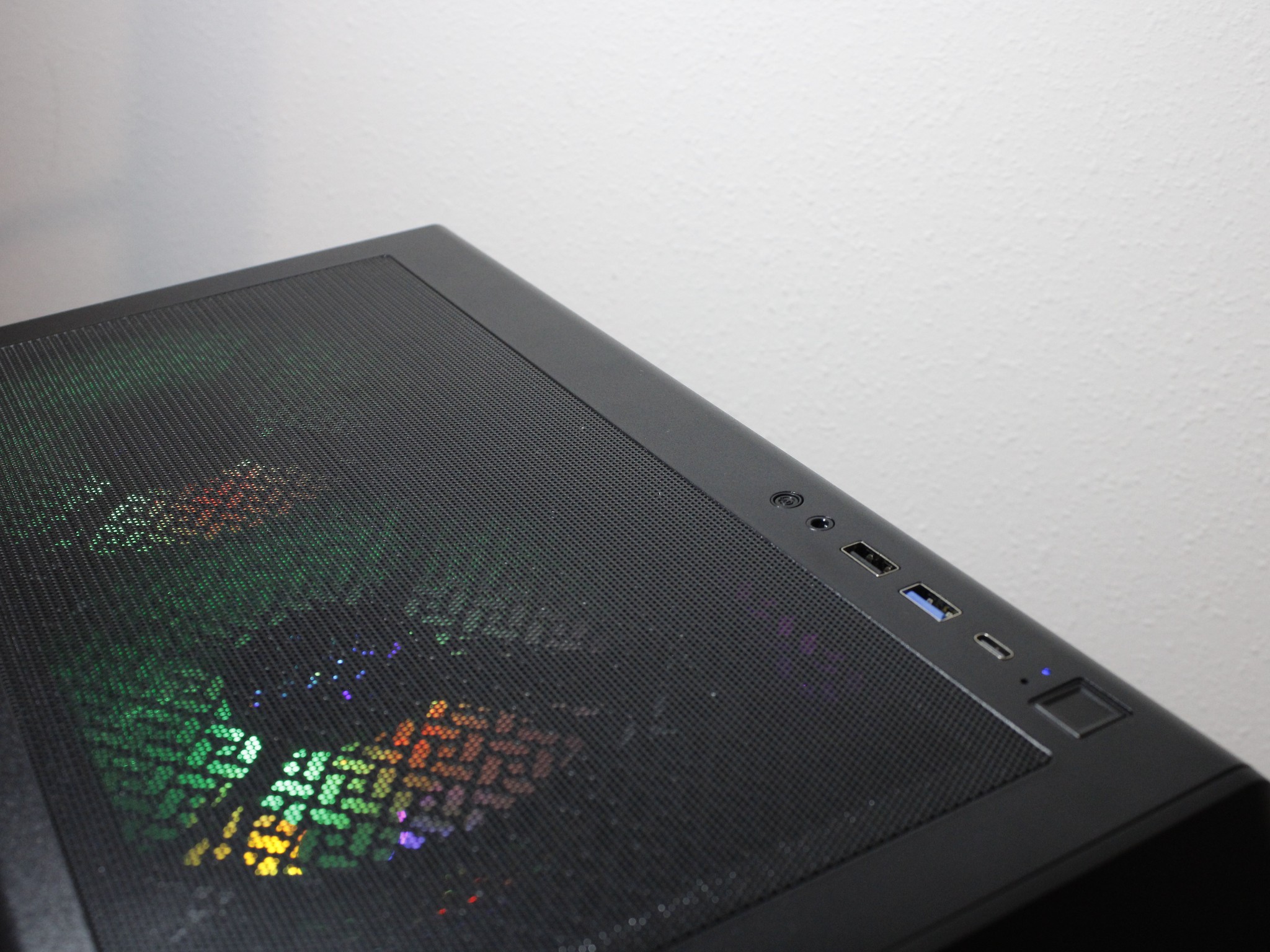 RGB Gaming PC [RTX 2060 6gb][Ryzen 5 2600] [16gb DDR4 Ram]