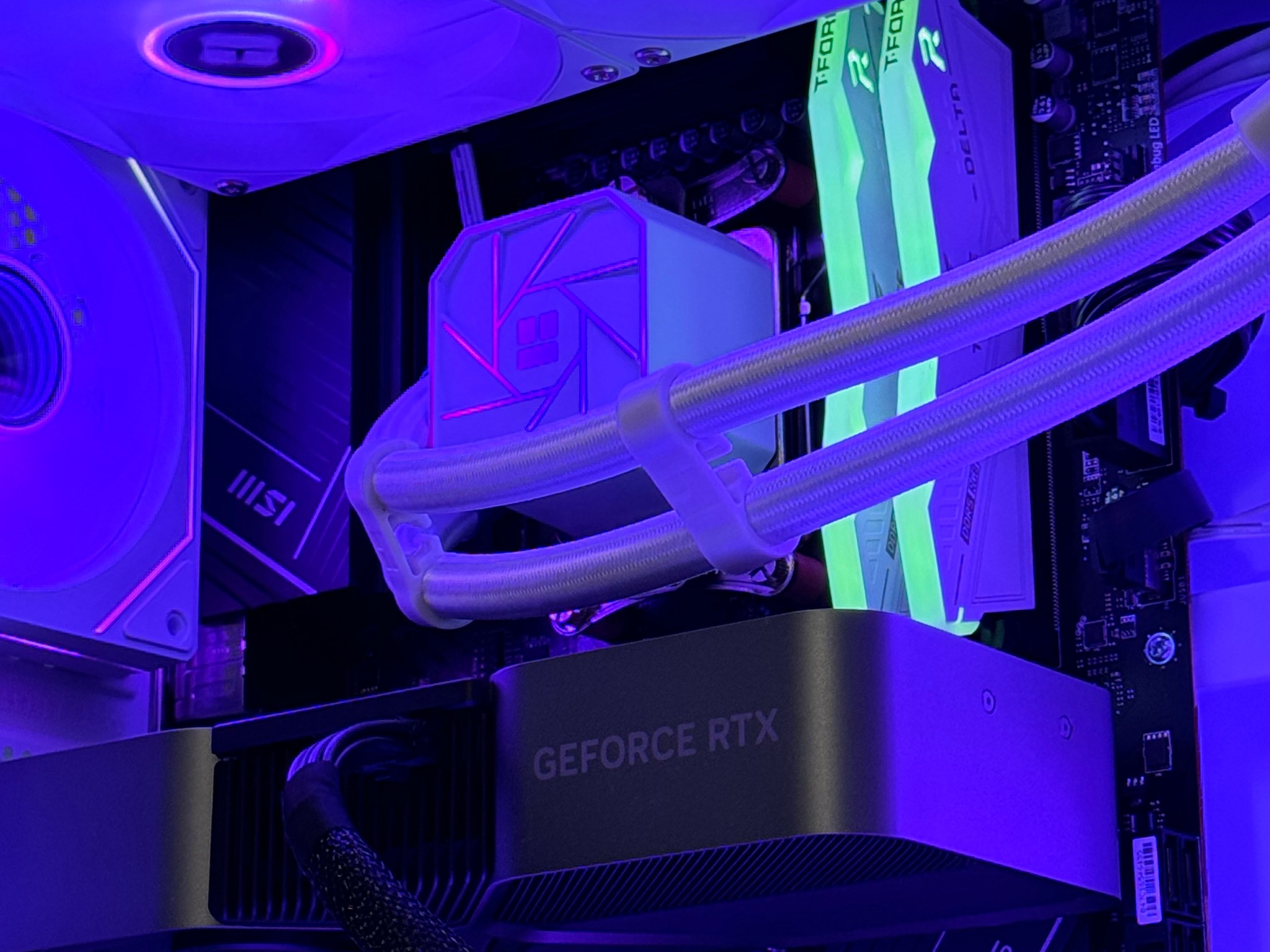 🖤Founders🖤 Ryzen 7 7700X | RTX 4070 12GB FE | 32GB 6000mhz DDR5 | 1TB Gen4 nVME SSD | Win11 + Wifi