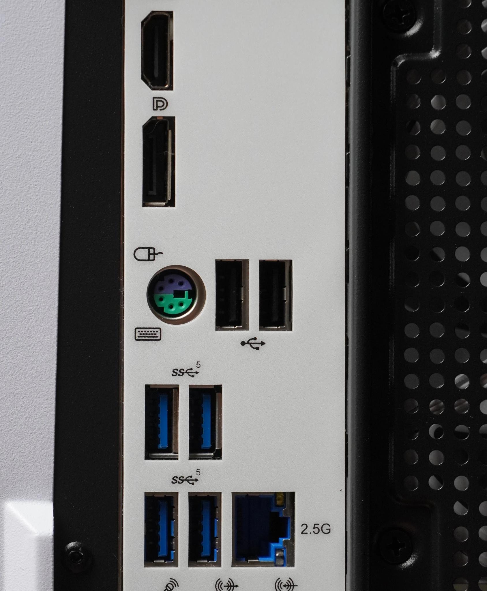 White Gaming Pc | Ryzen 7 5700X | RTX 3070 | DDR4 16GB | 512GB NVMe | Win 11 Pro (Activated)