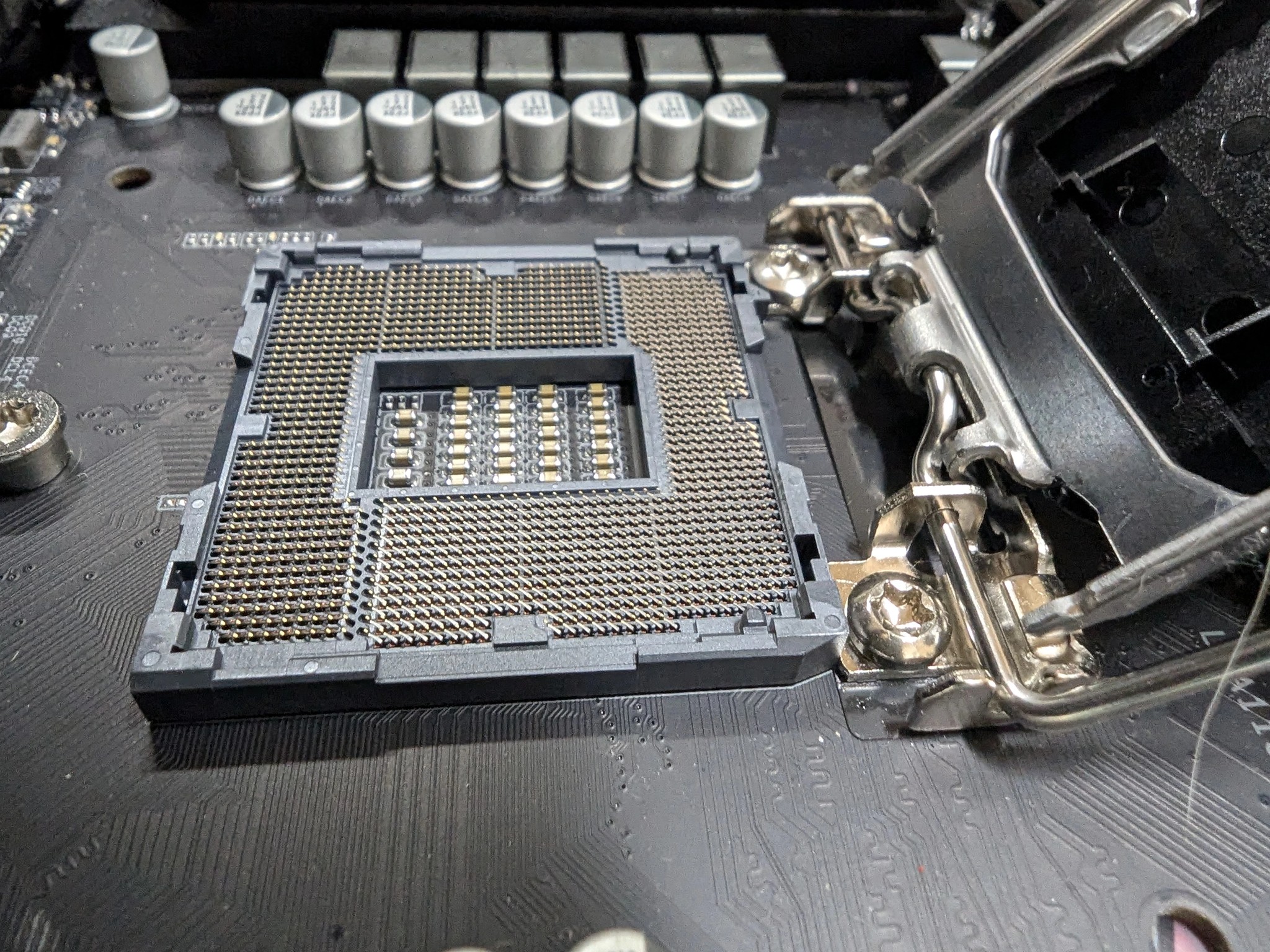 Used- Great Condition - Gigabyte Z390 Aorus Elite