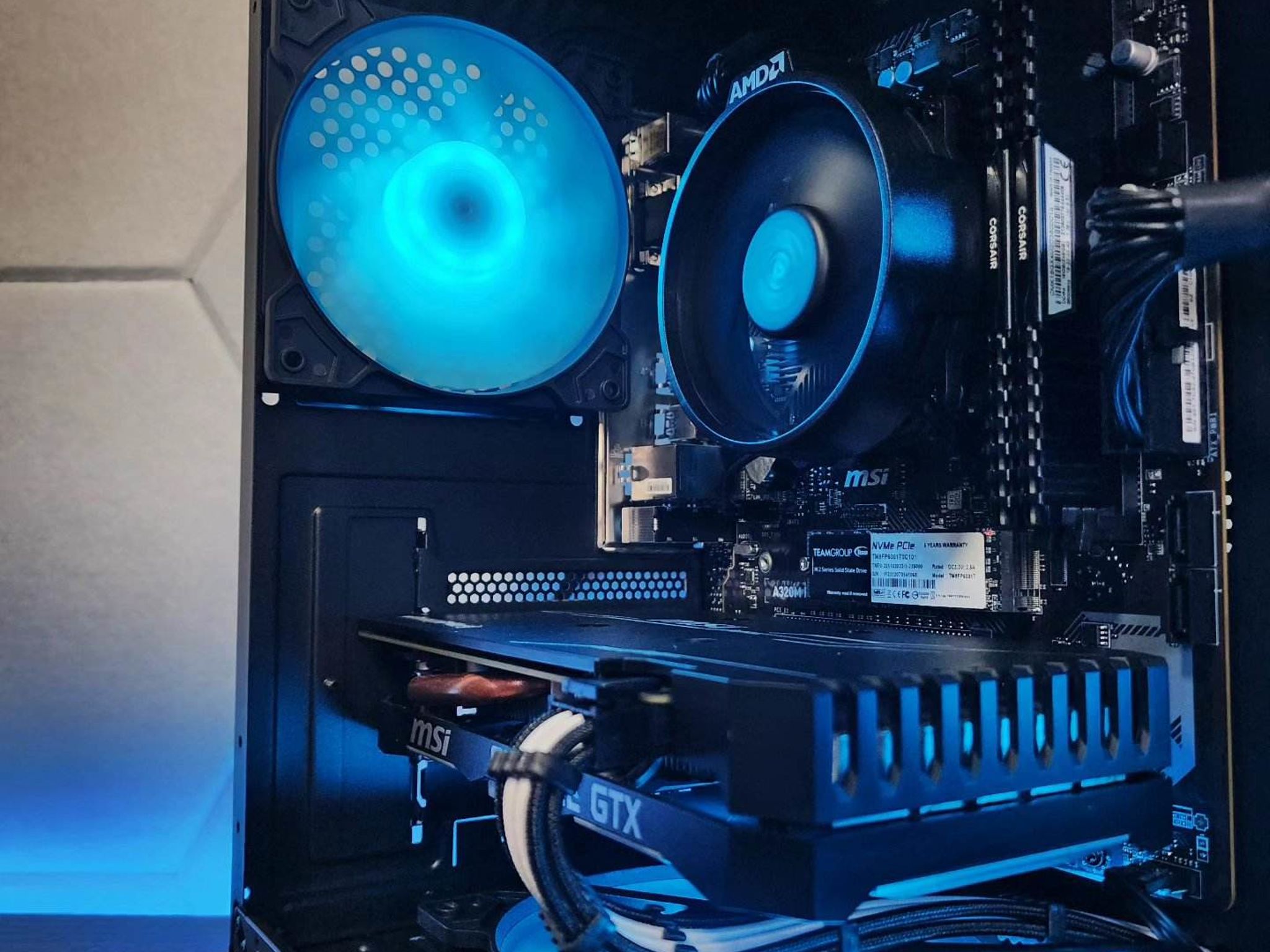 💙🖤💙 GTX 1660 Super // Ryzen 3 4100 // 16GB 3600MHz // 500GB NVMe Gen 4
