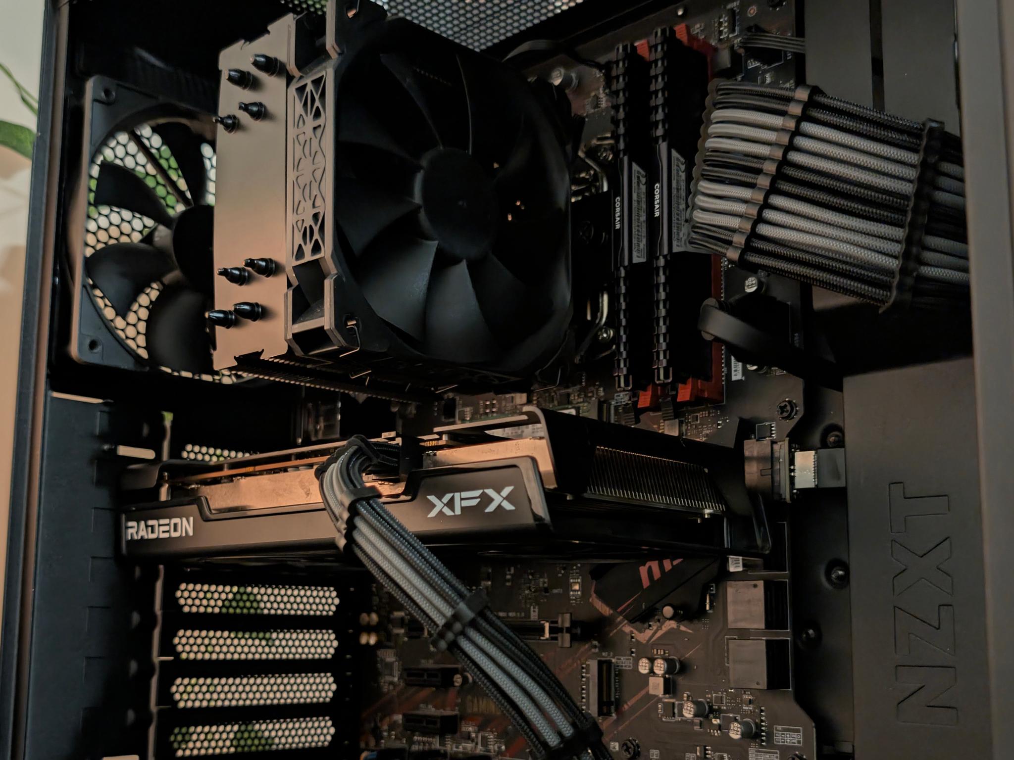 ✒️ i7 + RX6600 Gaming PC