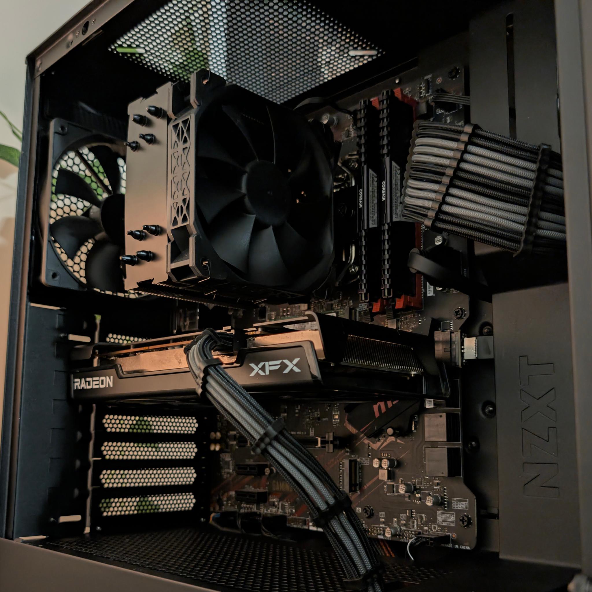 ✒️ i7 + RX6600 Gaming PC