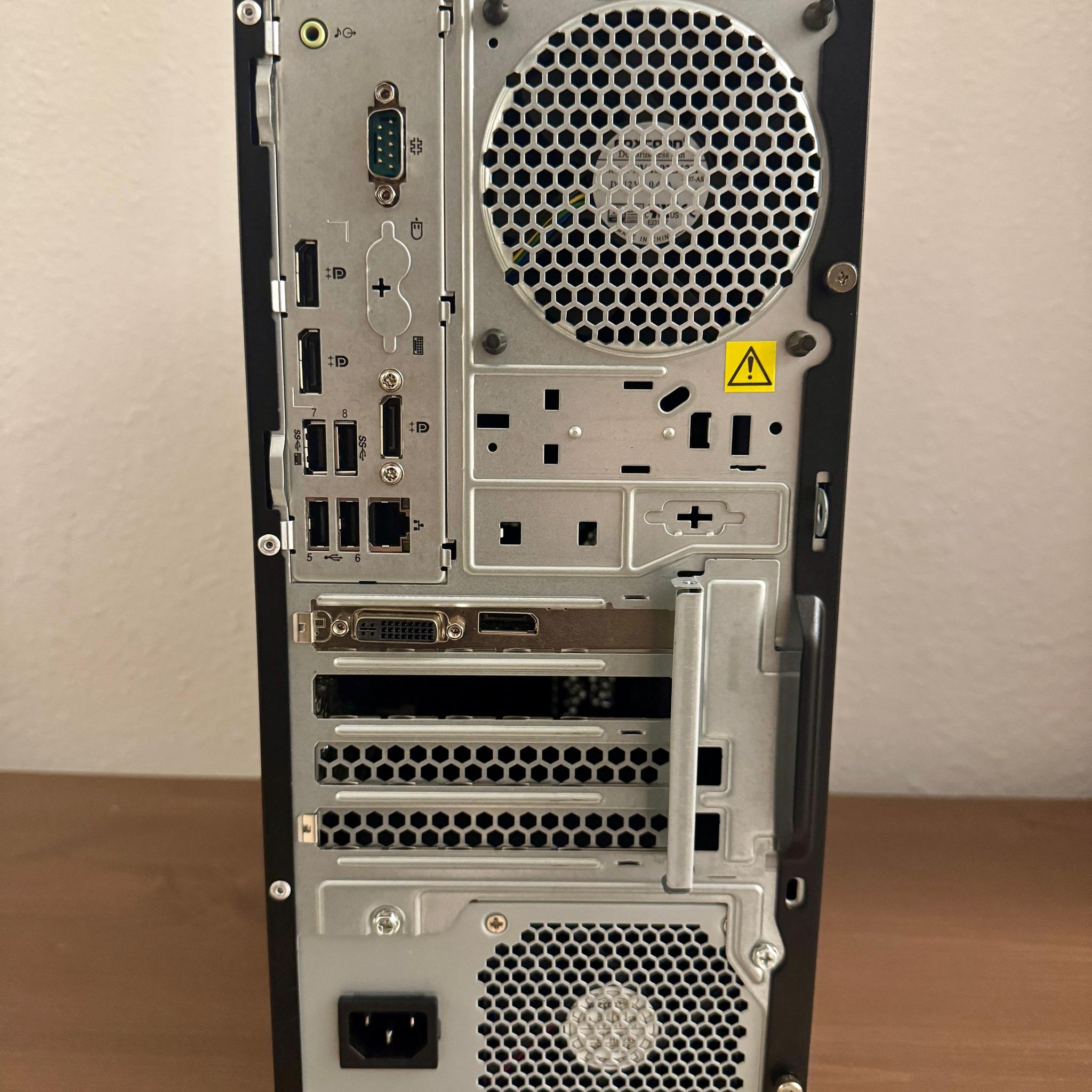 Lenovo ThinkStation P330 – i7-9700 | 16 GB RAM | 256 GB NVMe + 500 GB HDD | Windows 11 Pro