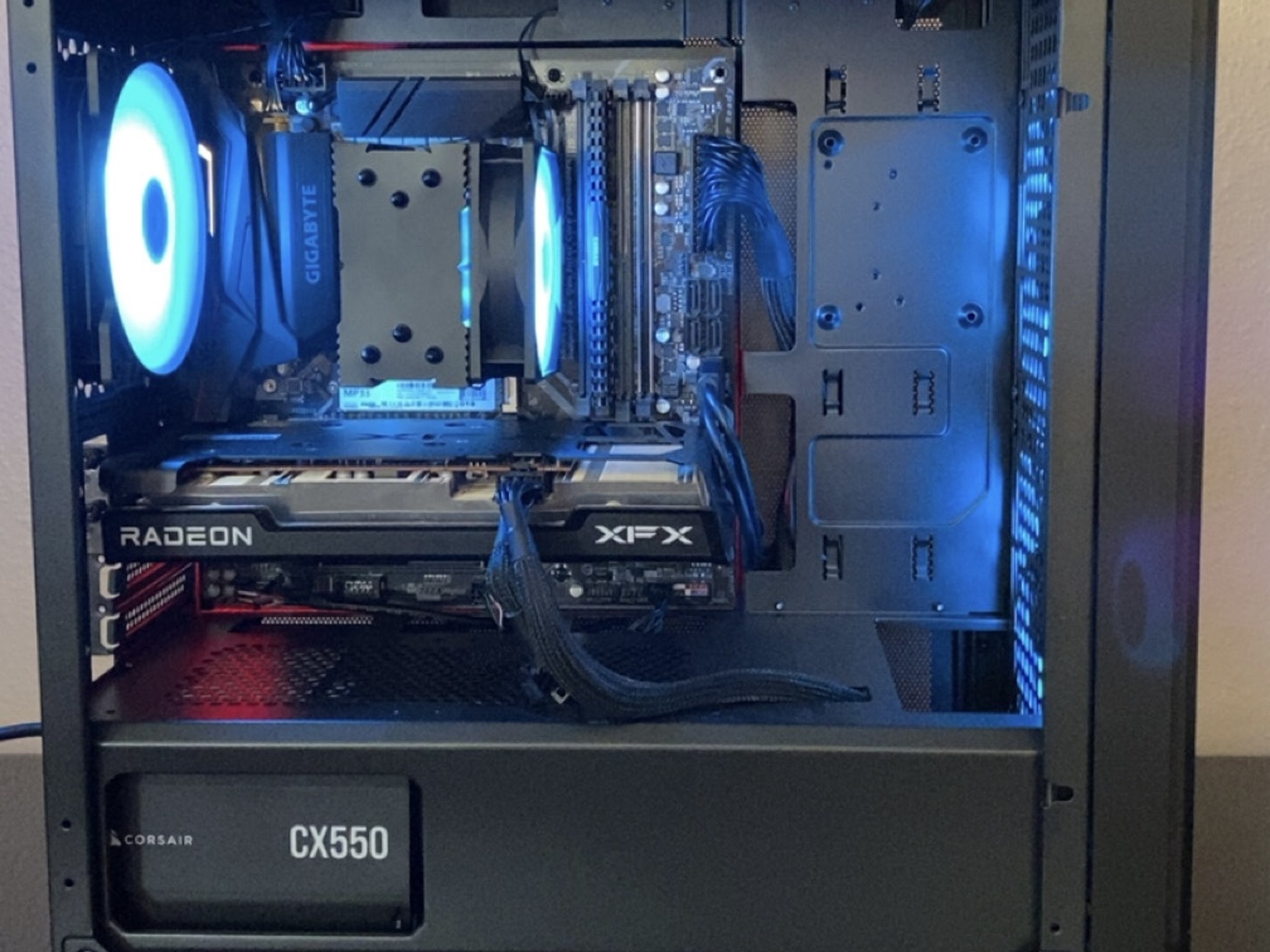 Intel I5 8400|rx 6600|16gb|500gb|